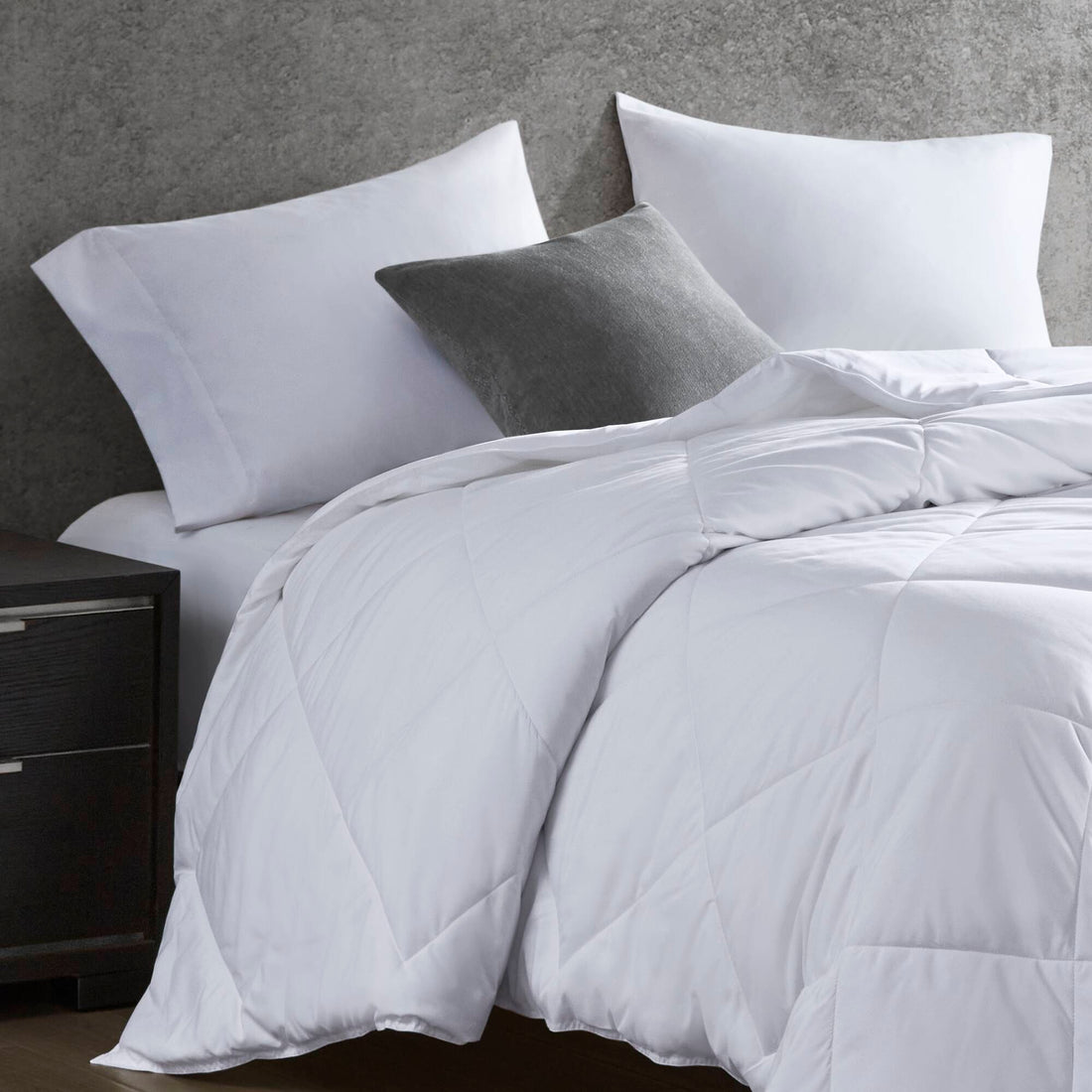 Oversized Down Alternative Comforter White Full Queen White Nylon