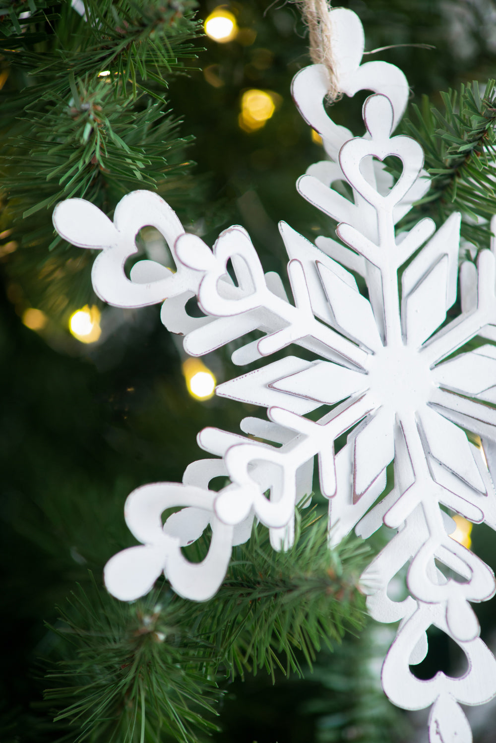 6.3X1.8X6.7" Iron Snowflake Hanger, Decorative Hanging Ball Christmas Tree Ornaments For Holiday Party Decorations, Set Of 6 White Iron