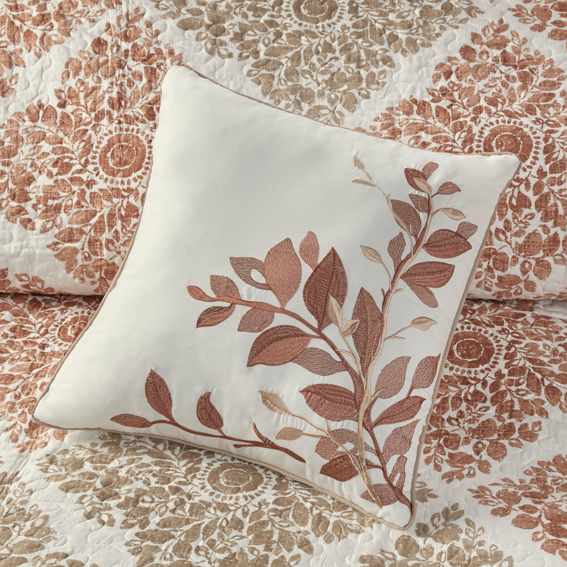 6 Piece Printed Quilt Set With Throw Pillows Multi King Cal King King Multi Cotton
