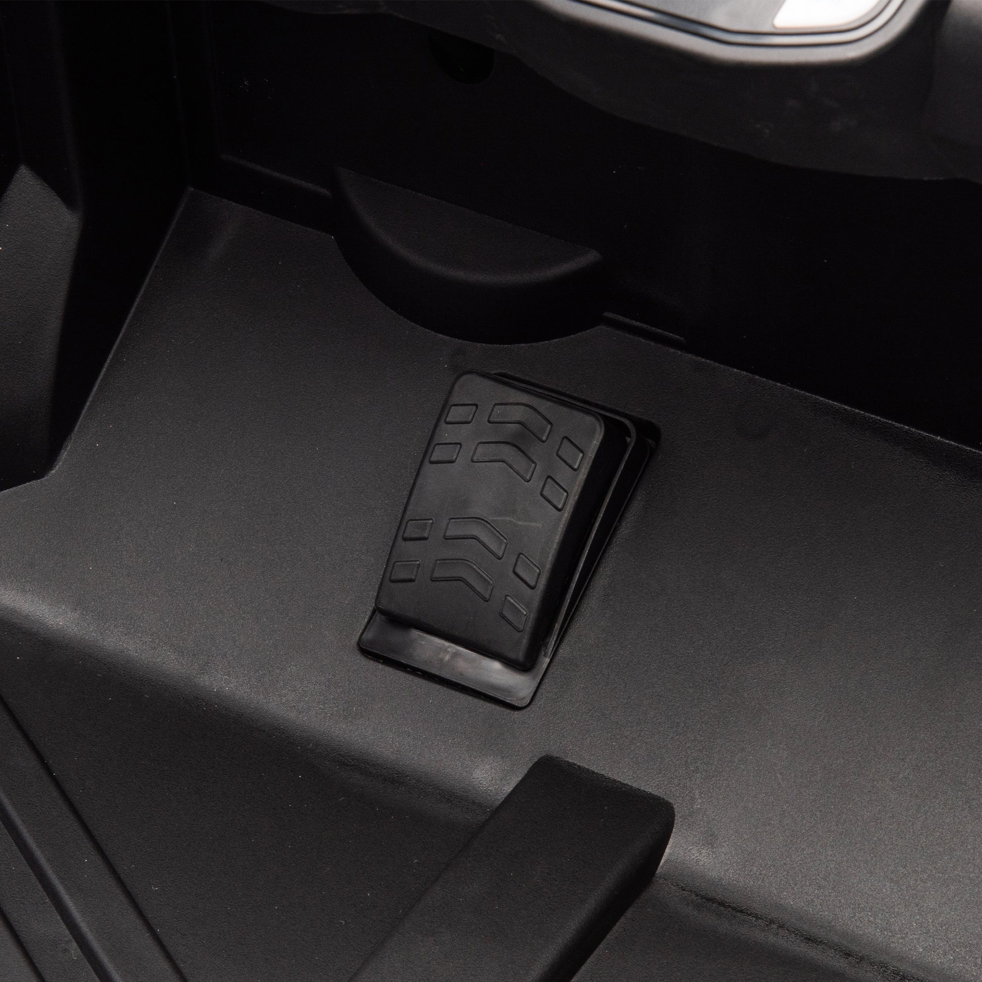 24V Two Seater Kids Ride On Utv W Parents Control,400W Super Power,Four Wheel Suspension,Led Light With Rear Searchlight,Bluetooth,Mp3,Music,Rear Storage Space,Speeds 3.73 4.97Mph For Kids Aged 3 . Green 50 99 Lbs Polypropylene