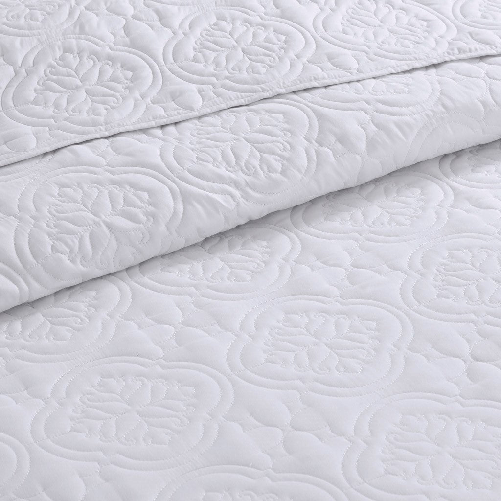 3 Piece Reversible Bedspread Set White Full Queen Queen White Polyester