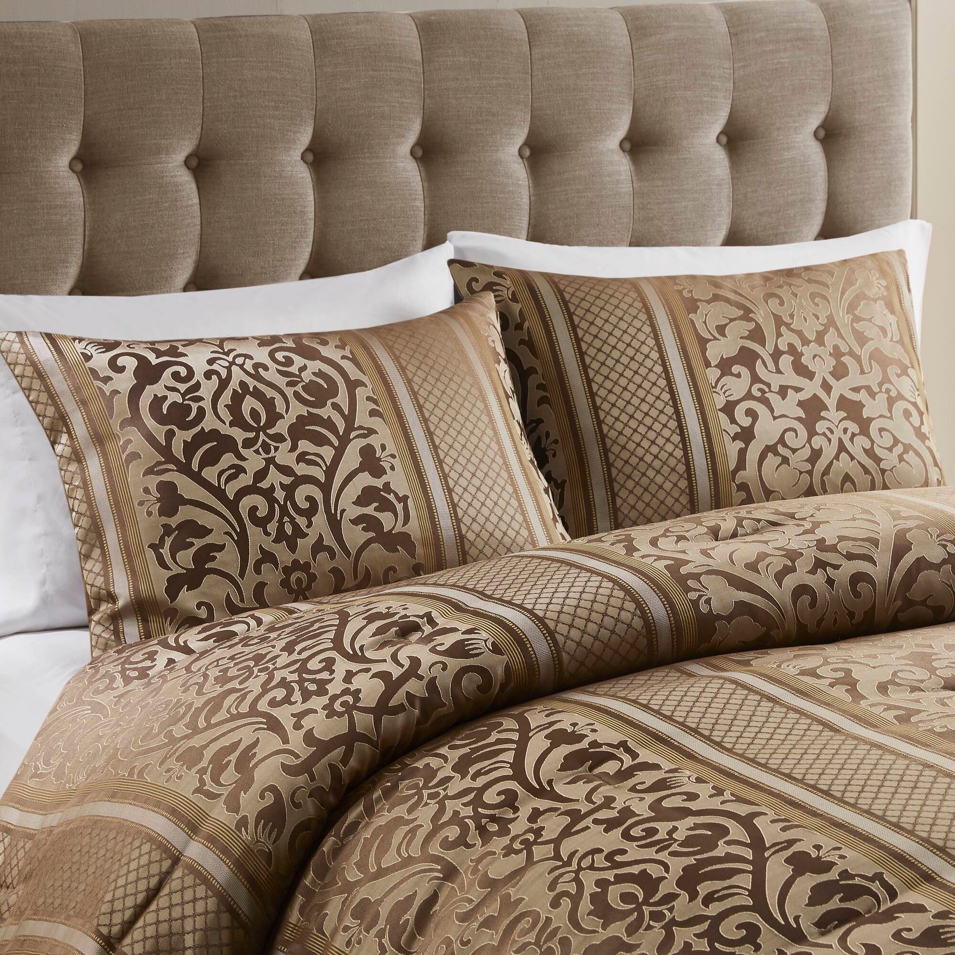 6 Piece Jacquard Comforter Set With Throw Pillows King Cal King Multicolor Polyester