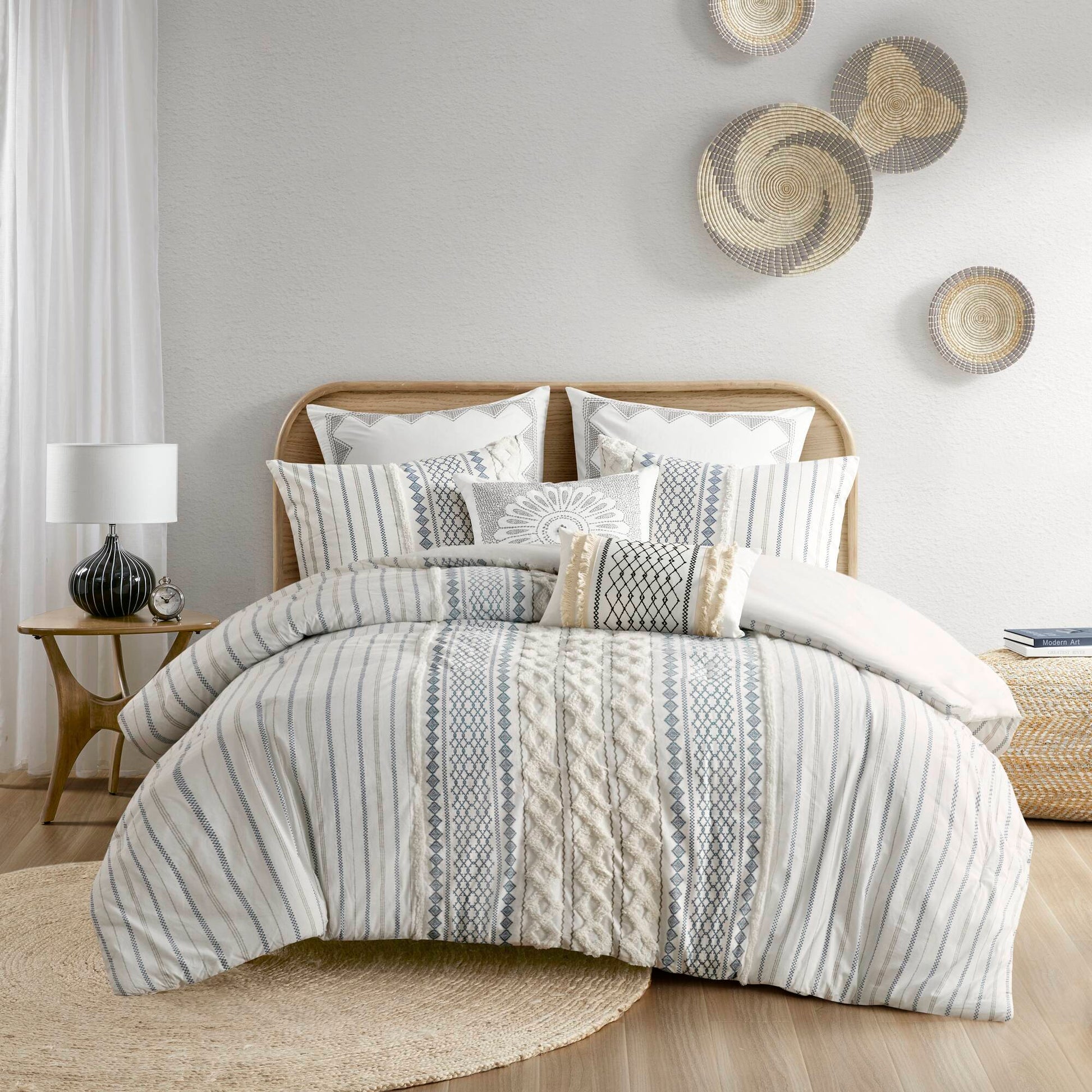 Cotton Printed Comforter Set With Chenille White Navy Full Queen Queen White Navy Cotton