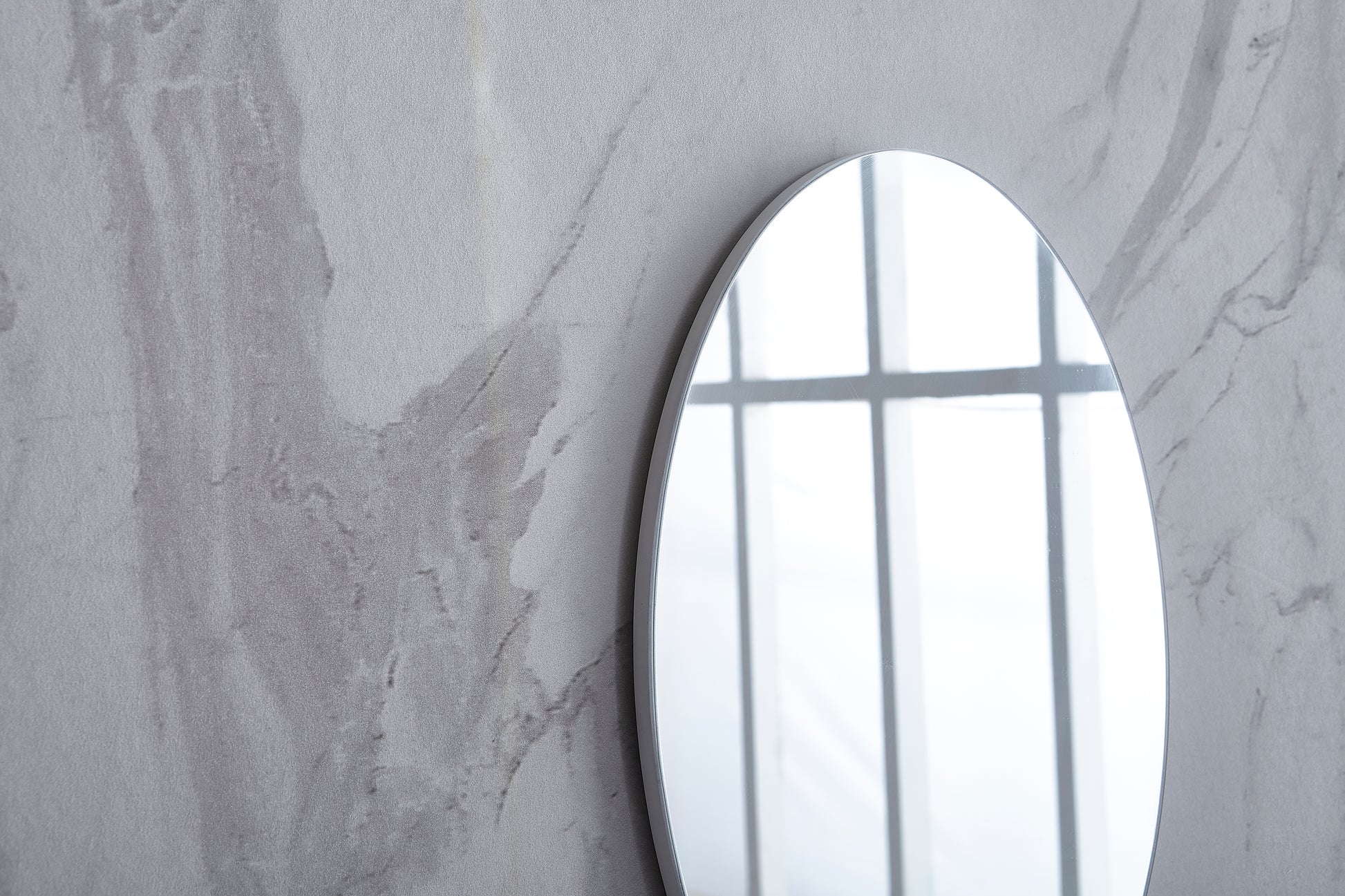 Frameless Beveled Wall Mounted Bathroom Mirror, Hd Makeup Mirror, 25" Round Mirror White Mdf