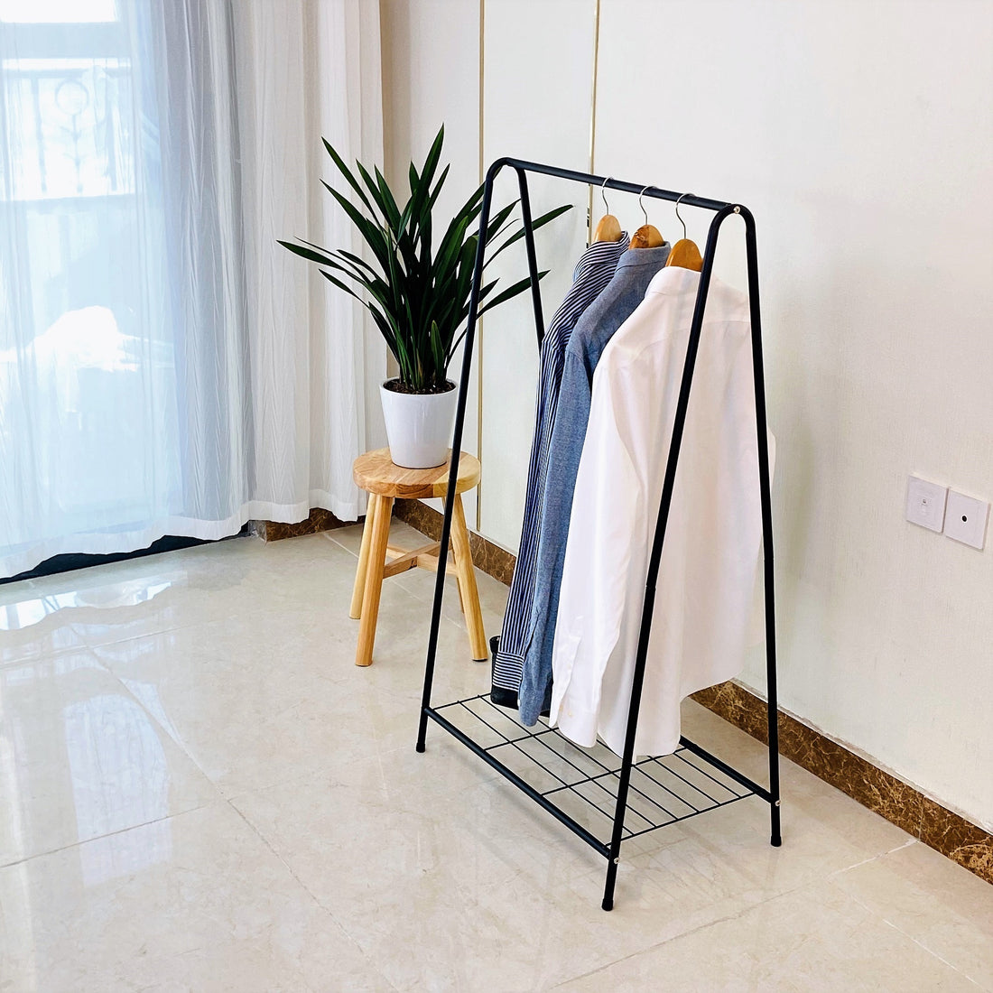 Store Level 1 Ladder To Secure Hangers Black Iron