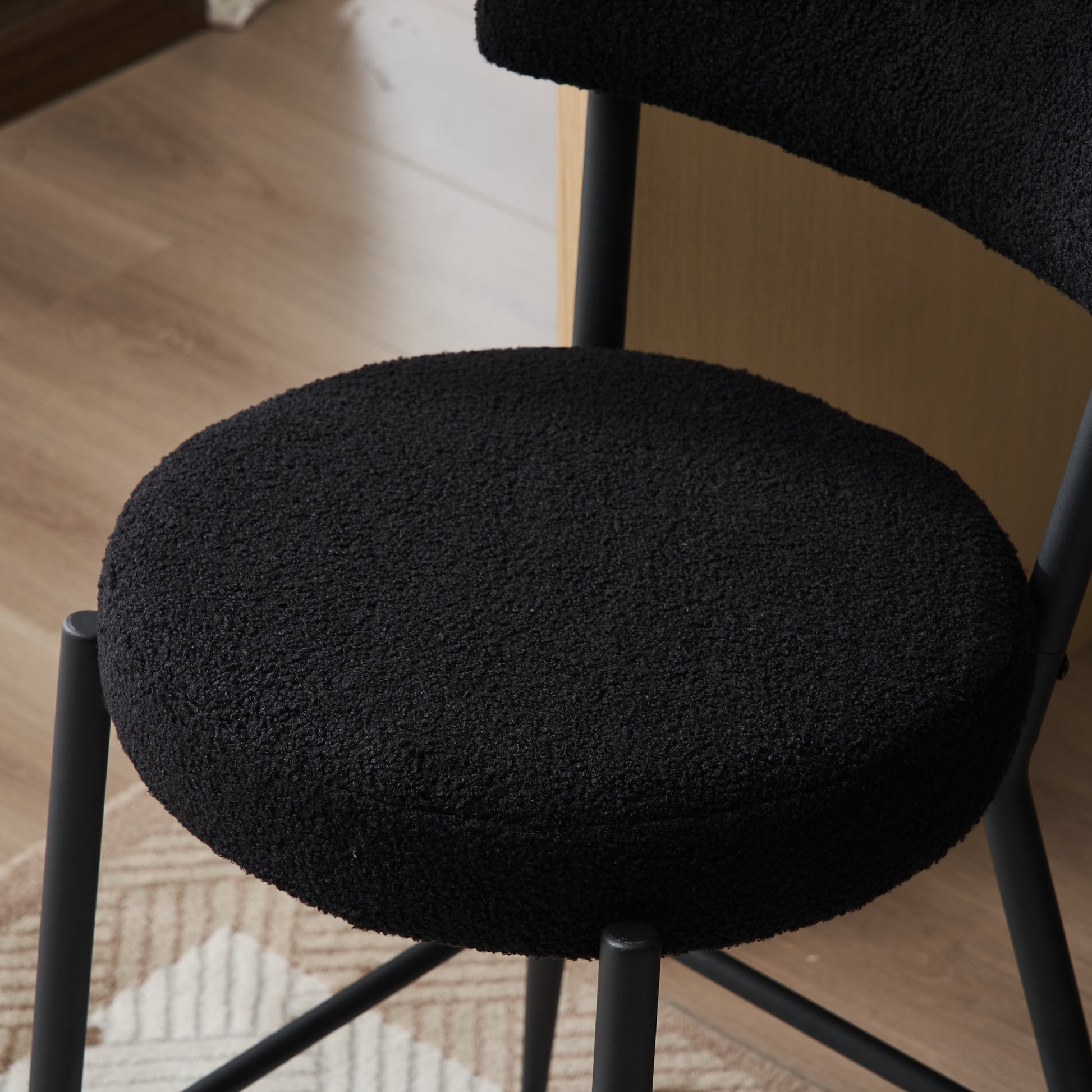 Set Of 4 Modern Teddy Fabric Upholstered Bar Stools Metal Base High Stool Suitable For Kitchen, Dining And Living Room Black Stylish And Comfortable Island Seating Black Metal