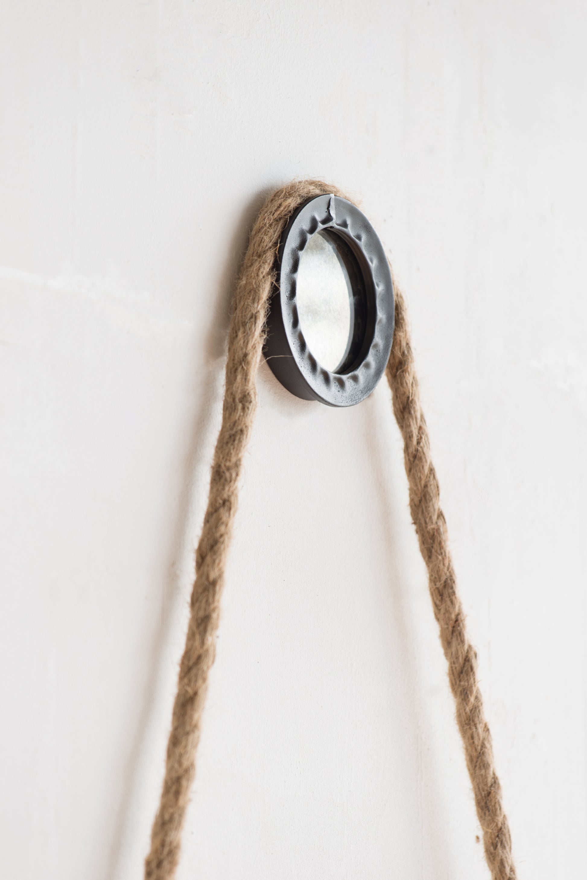 19.5" In Handsome Cleveland Mirror With Rope Strap Contemporary Design Circle Mirror With Grey Round Metal Frame For Wall Decor Bathroom, Entryway Black And Silver Iron