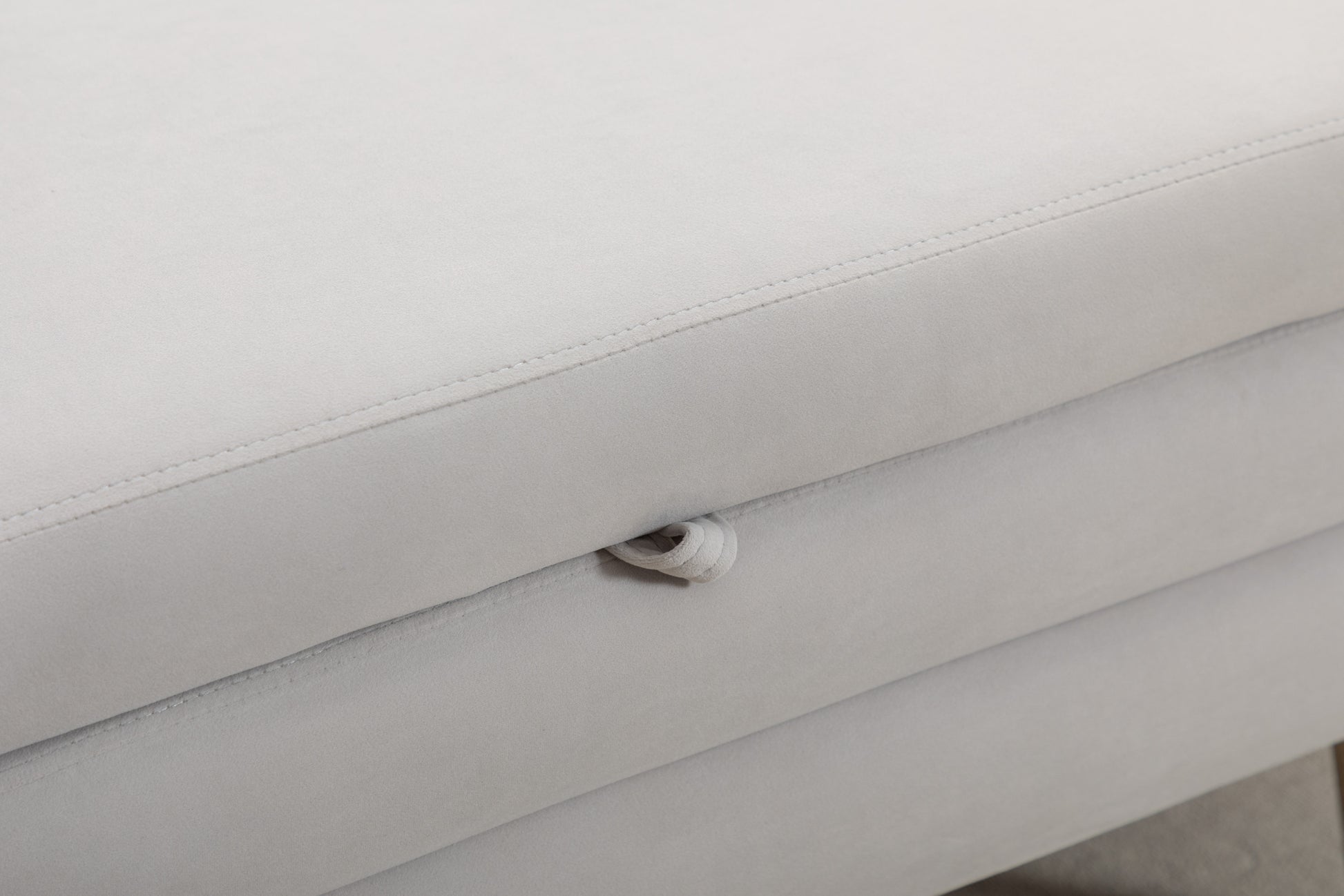 036 Velvet Fabric Storage Bench Bedroom Bench With Wood Legs For Living Room Bedroom Indoor,Light Gray Tufted Light Gray Velvet Bedroom Solid Modern Eucalyptus Internal Storage Foam Velvet