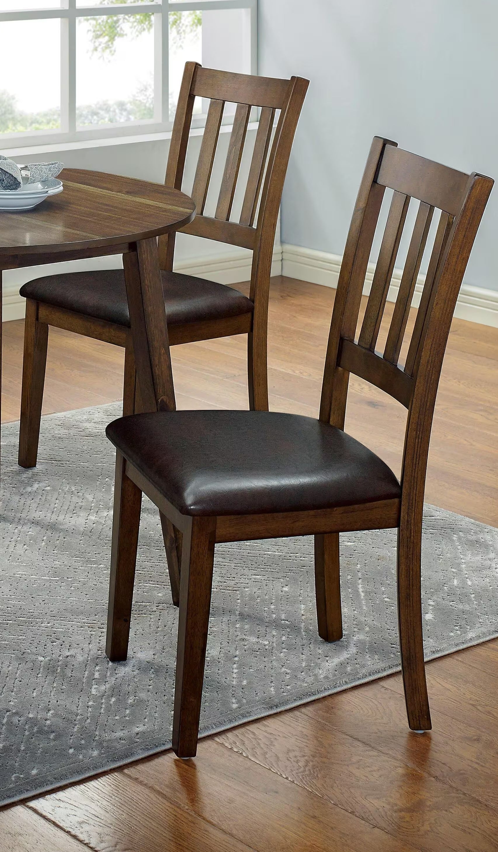 Kitchen 5Pc Dining Set Round Dining Table And 4X Side Chairs Walnut, Dark Brown Transitional Solid Wood Dining Room Furniturepadded Seat Wood Walnut Brown Slat Back Seats 4 Wood Dining Room Solid