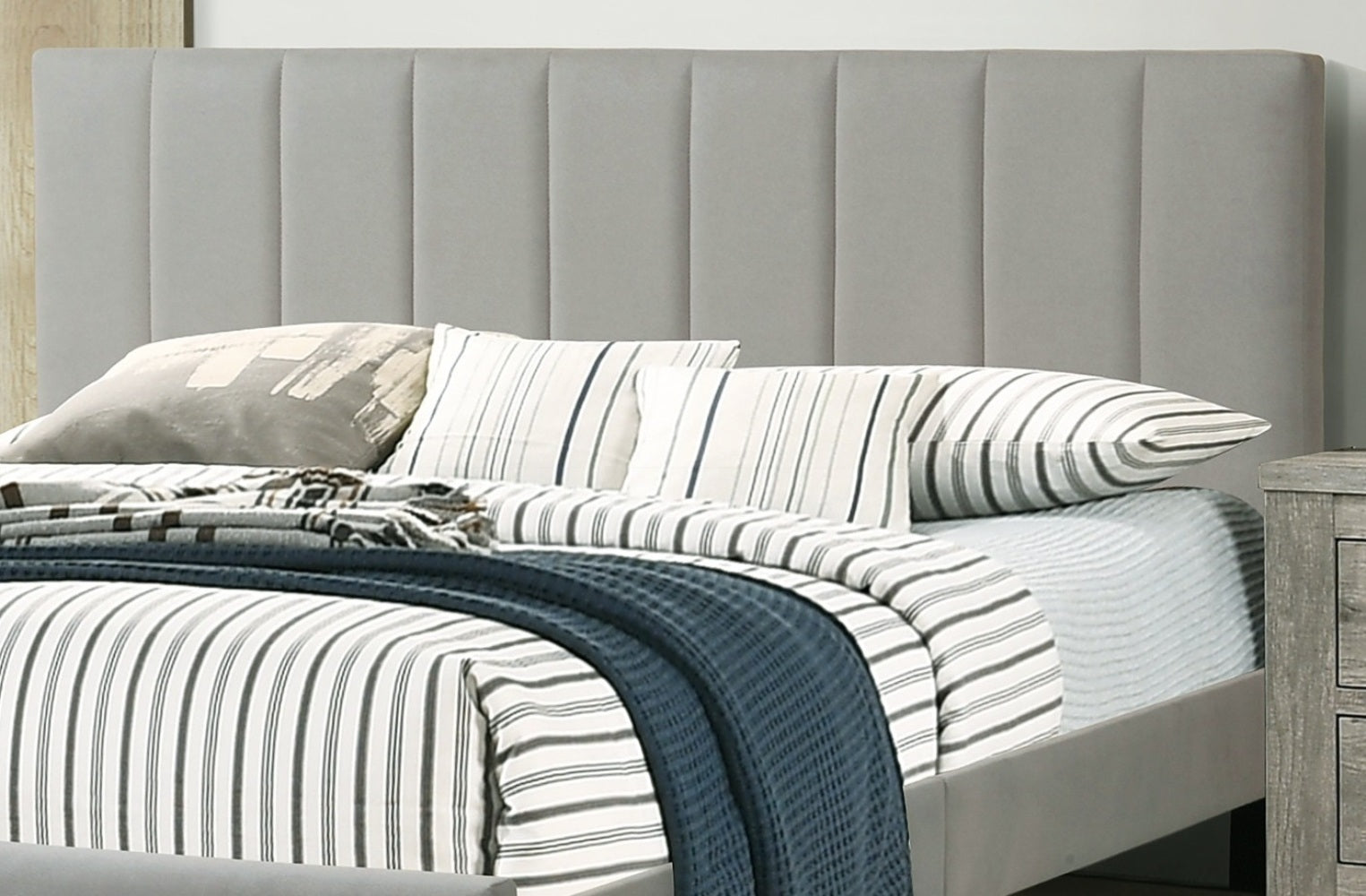 1Pc Eastern King Size Bed Beautiful Gray Polyfiber Vertical Tufted Hb Platform Bedframe Slats Bedroom Furniture Box Spring Not Required King Grey,Light Gray Wood Bedroom Modern,Transitional