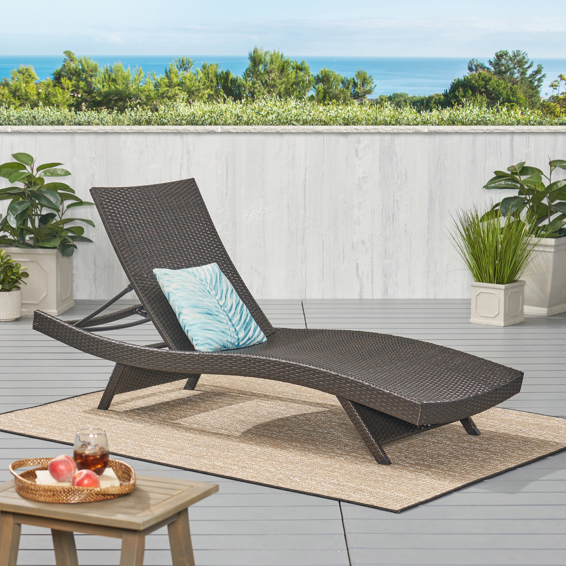 Salem Pe Wicker Chaise Lounge Brown Pe Rattan Iron