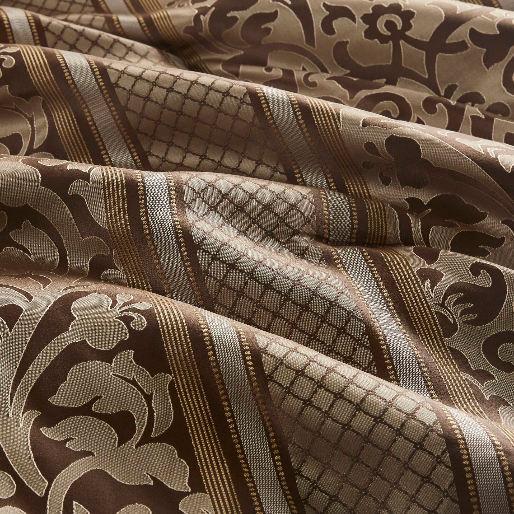 6 Piece Jacquard Comforter Set With Throw Pillows King Cal King Multicolor Polyester