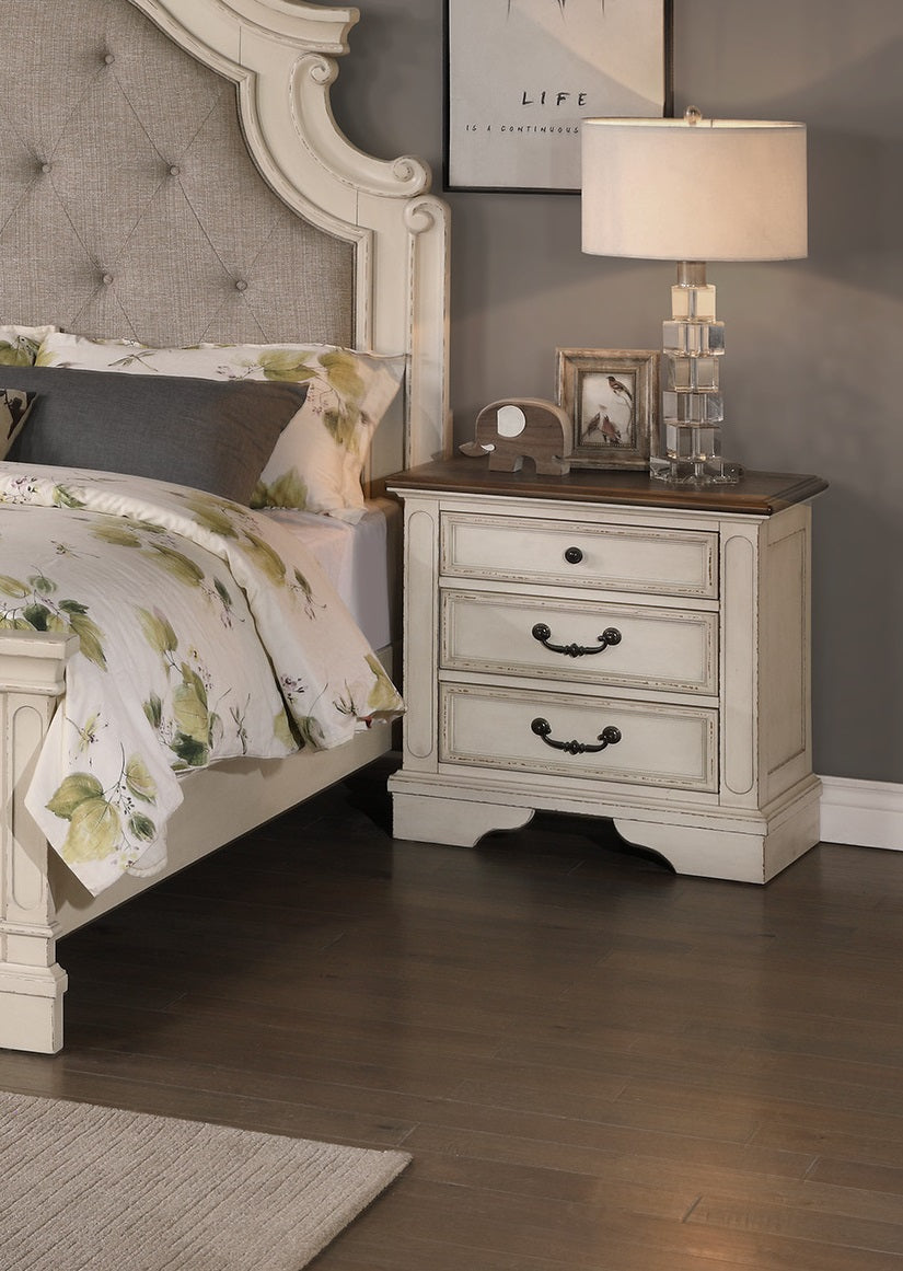 Traditional Look Wooden Nightstand Drawers Bed Side Table Polished White Finish White 3 Drawers Bedroom Bedside Cabinet American Traditional,Classic,Traditional Drawers Natural Finish Solid Wood