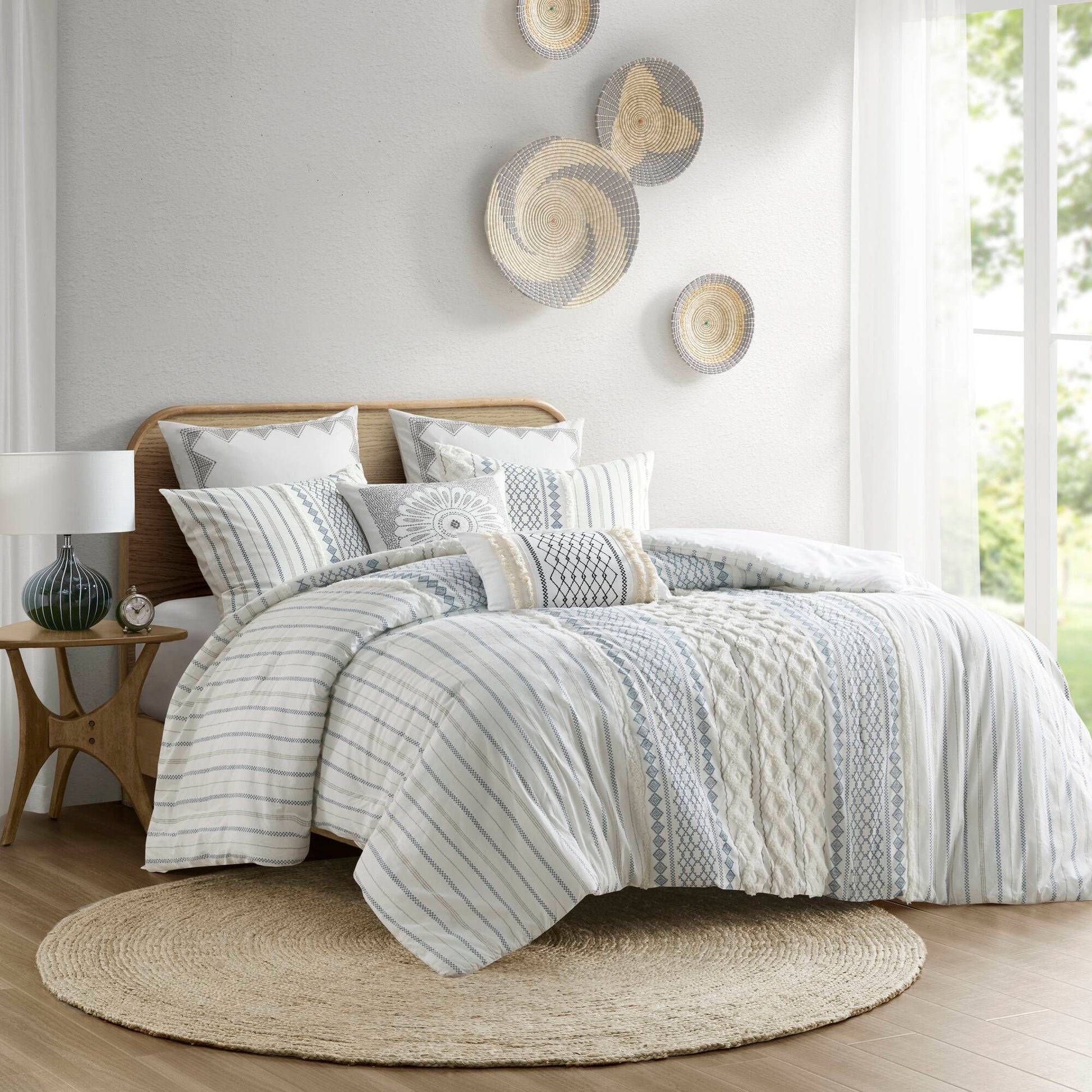 Cotton Printed Comforter Set With Chenille White Navy Full Queen Queen White Navy Cotton