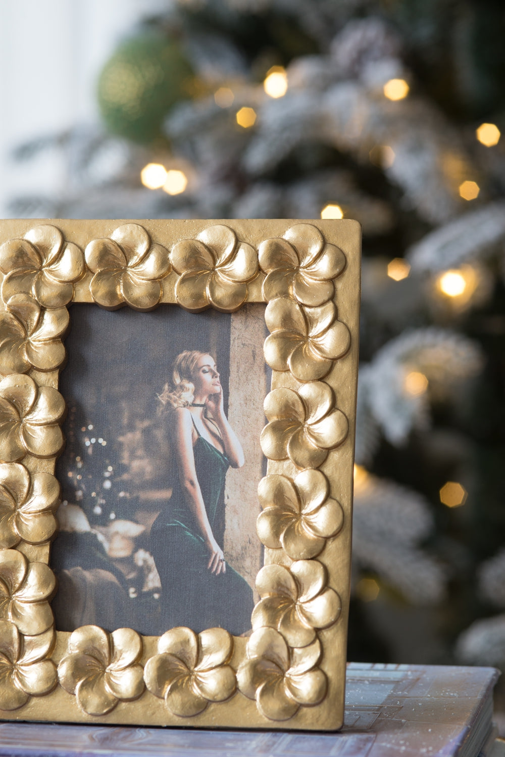 6.5X8.5" Vintage Gold Photo Frame With Flower Design Gold Art Deco,Luxury,Retro,Vintage Polyresin