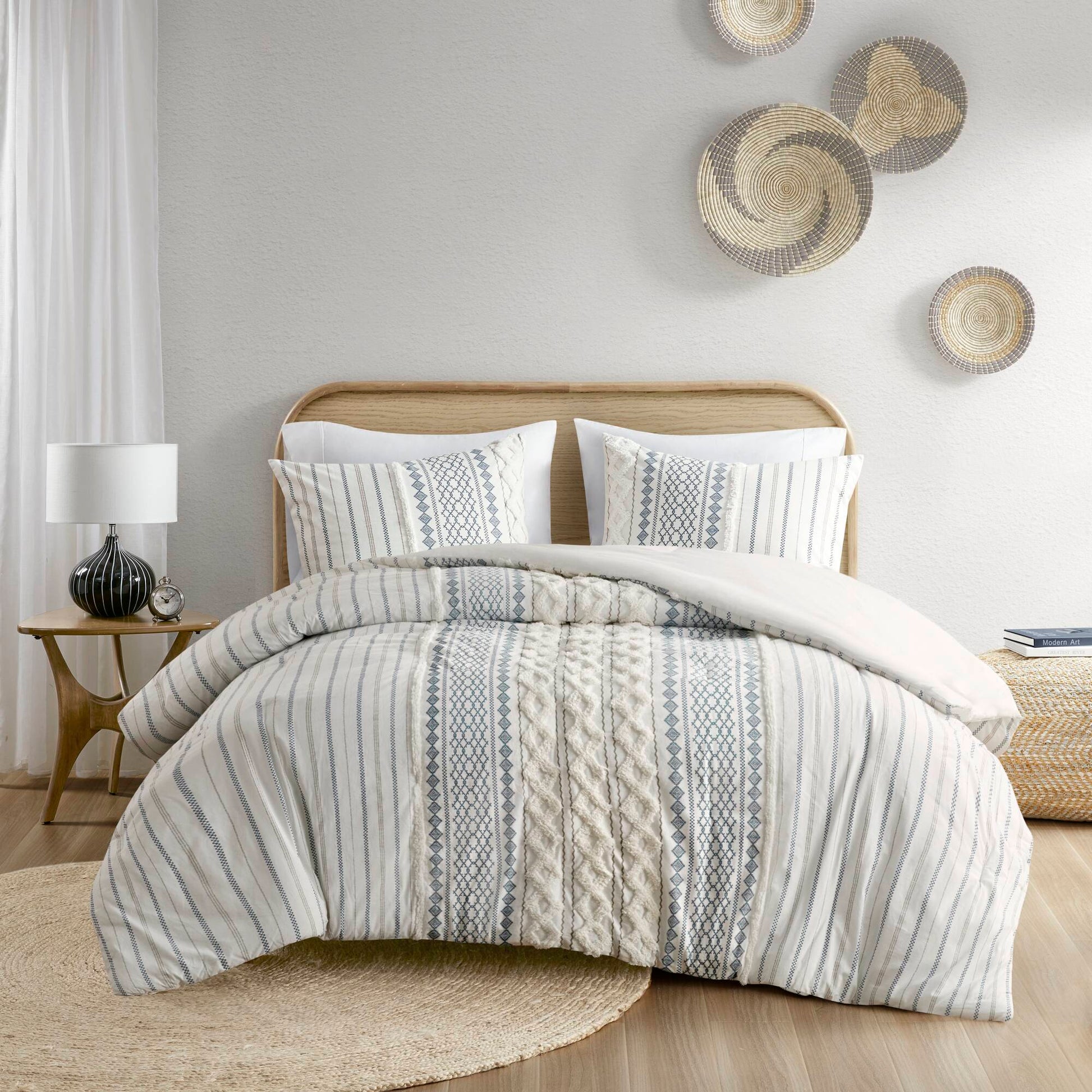 Cotton Printed Comforter Set With Chenille White Navy Full Queen Queen White Navy Cotton