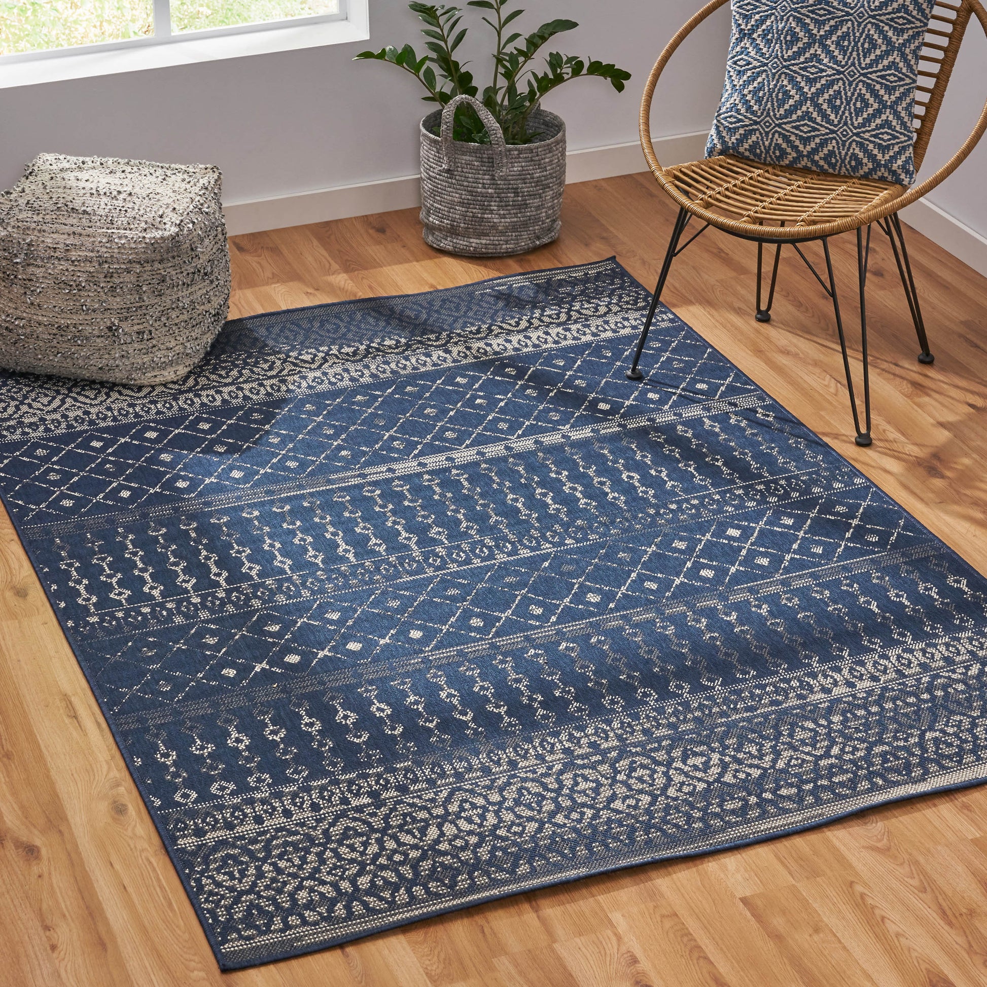 5'3"X7' Rug Navy Ivory Polypropylene