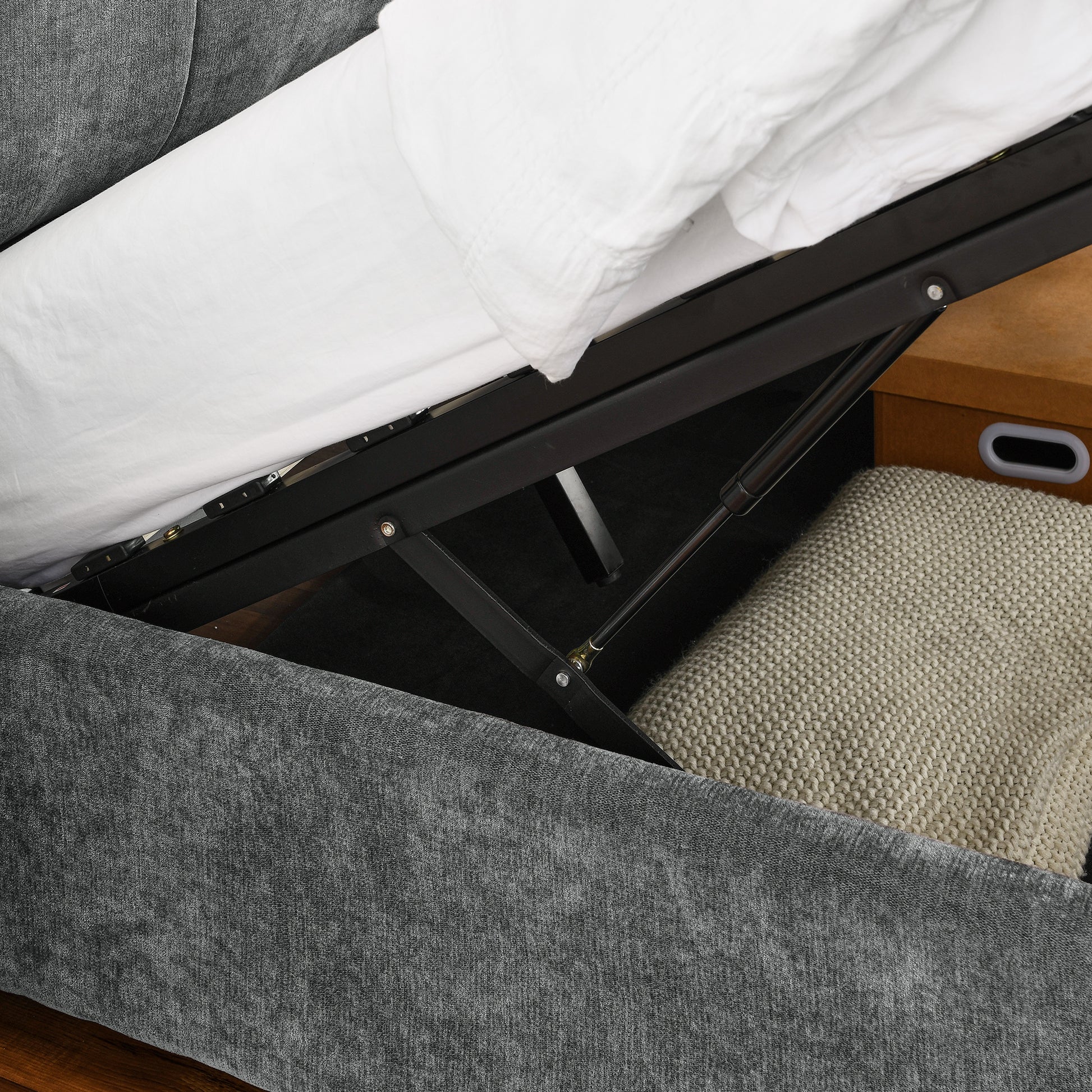 King Size Storage Upholstered Hydraulic Platform Bed With Integrated Headboard, Chenille Fabric, Gray King Gray Bedroom Luxury,Modern Chenille Chenille
