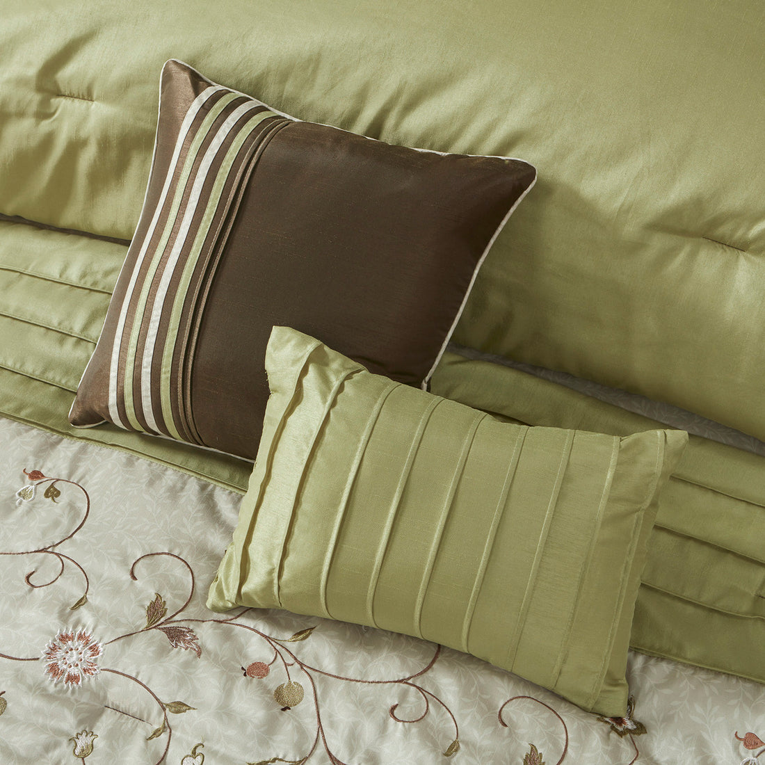 Embroidered 7 Piece Comforter Set Green Queen Queen Green Polyester