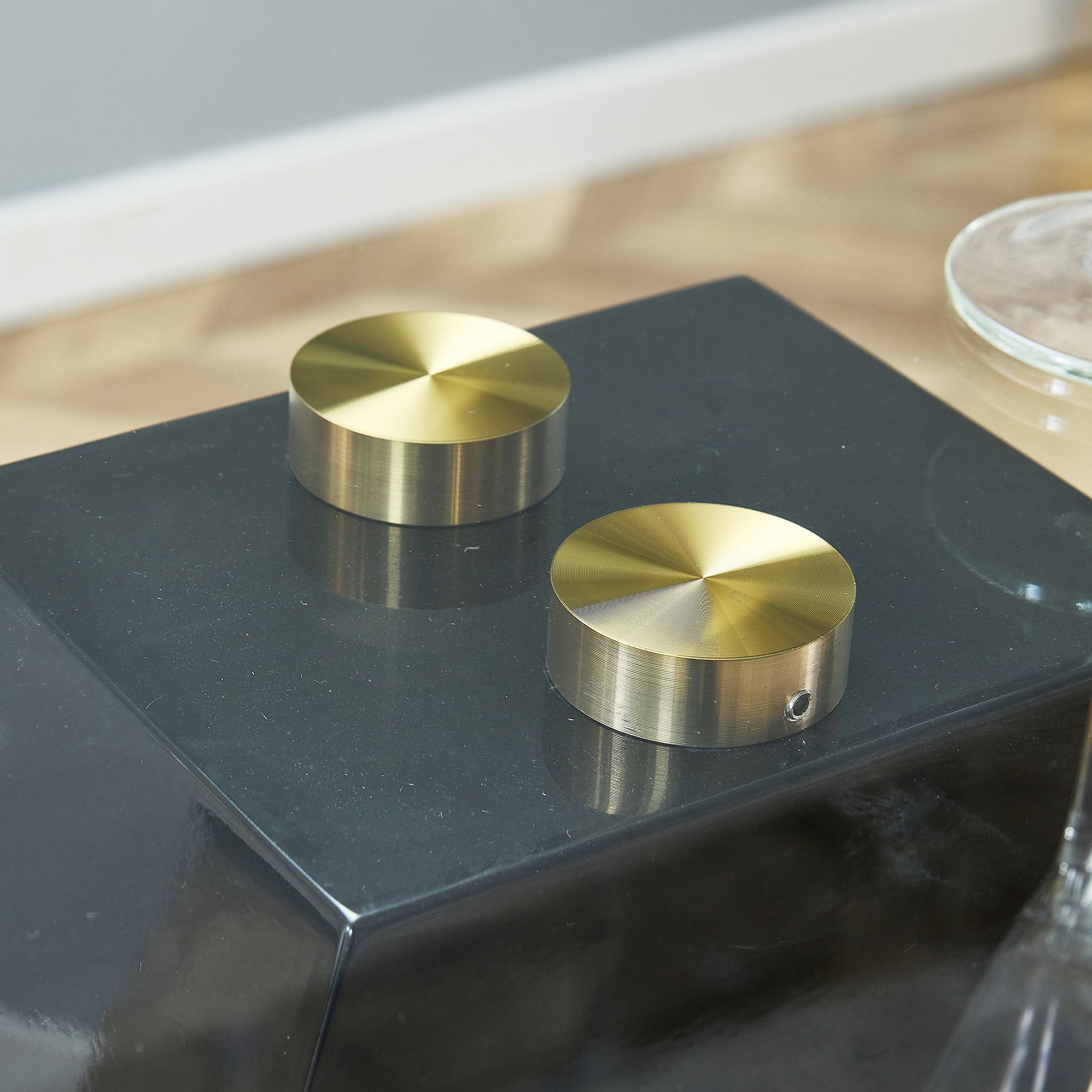 Table And Chair Set. A Rectangular Glass Dining Table With A 0.4 Inch Tempered Glass Tabletop And Mdf Board V Shaped Bracket, Paired With Chairs Consisting Of Pu Seat Cushions And Silver Metal Legs. Black Seats 4 Tempered Glass