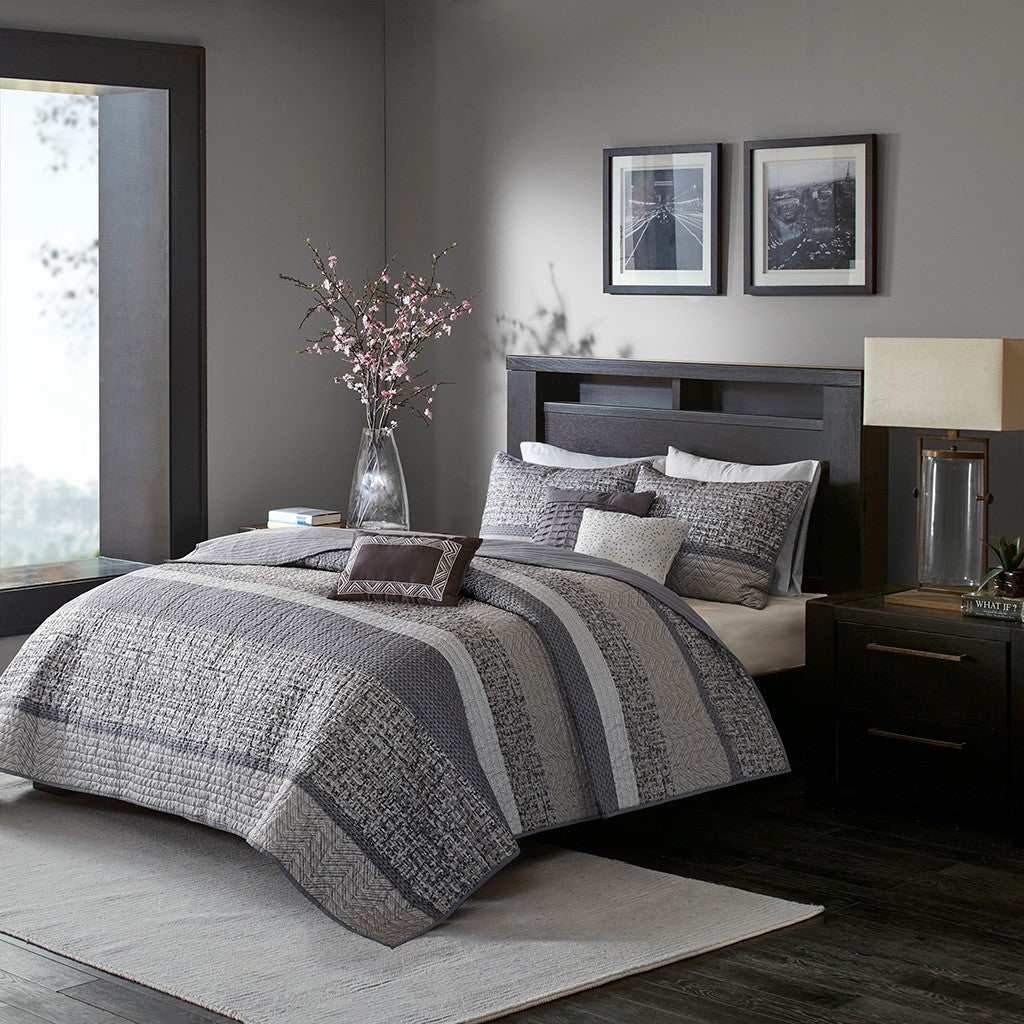 6 Piece Reversible Jacquard Quilt Set With Throw Pillows Grey Taupe King Cal King Grey Taupe Cotton