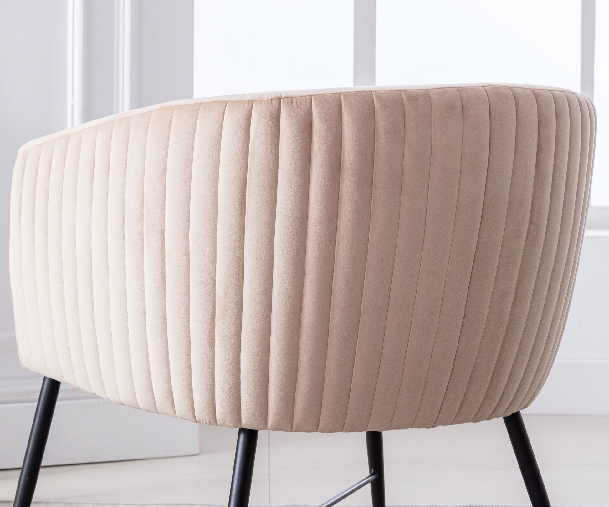 Luxurious Design 1Pc Accent Chair Beige Velvet Clean Line Design Fabric Upholstered Metal Legs Stylish Living Room Furniture Beige Primary Living Space Modern Fabric