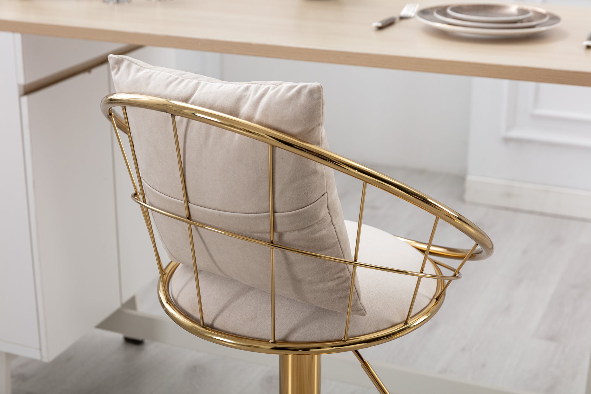 Off White Velvet Bar Chair, Pure Gold Plated, Unique Design,360 Degree Rotation, Adjustable Height,Suitable For Dinning Room And Bar,Set Of 2 Off White Velvet