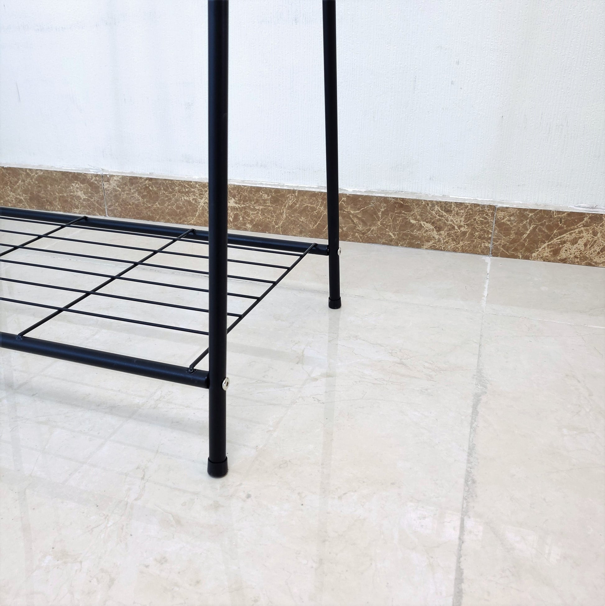 Store Level 1 Ladder To Secure Hangers Black Iron