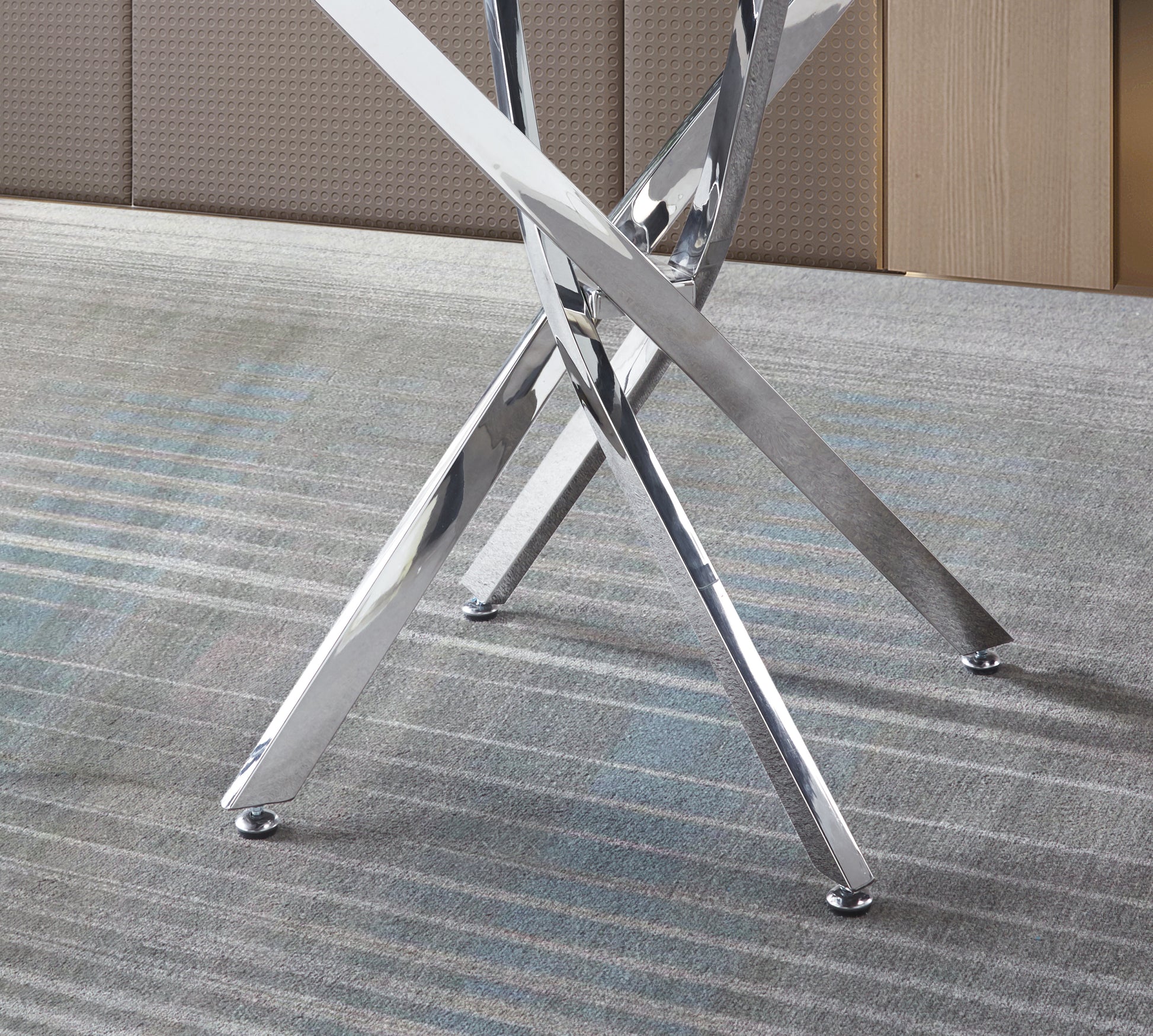 Contemporary Round Clear Dining Tempered Glass Table With Silver Finish Stainless Steel Legs Silver Tempered Glass