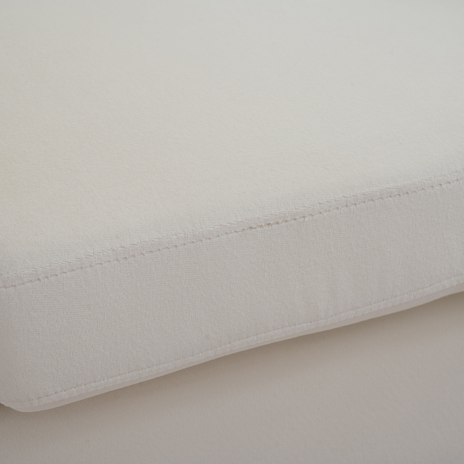 27.36" Wide Swivel Chair White Polyester