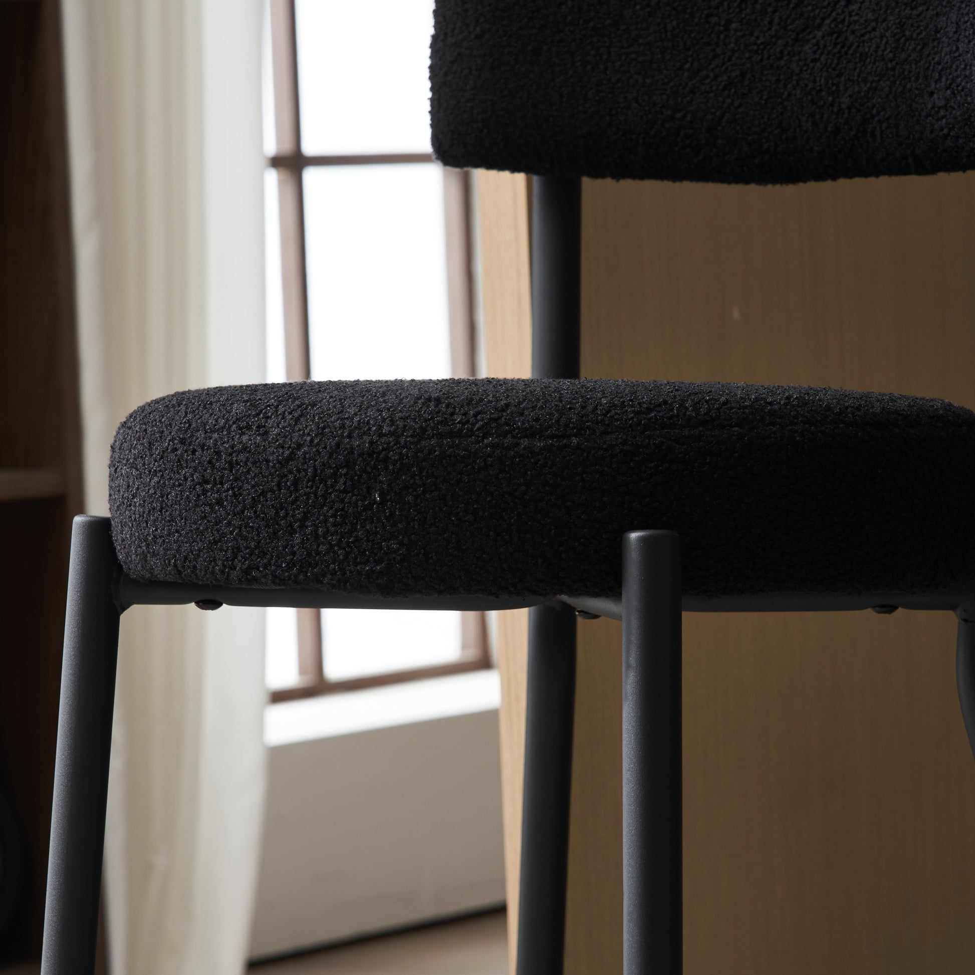 Set Of 4 Modern Teddy Fabric Upholstered Bar Stools Metal Base High Stool Suitable For Kitchen, Dining And Living Room Black Stylish And Comfortable Island Seating Black Metal
