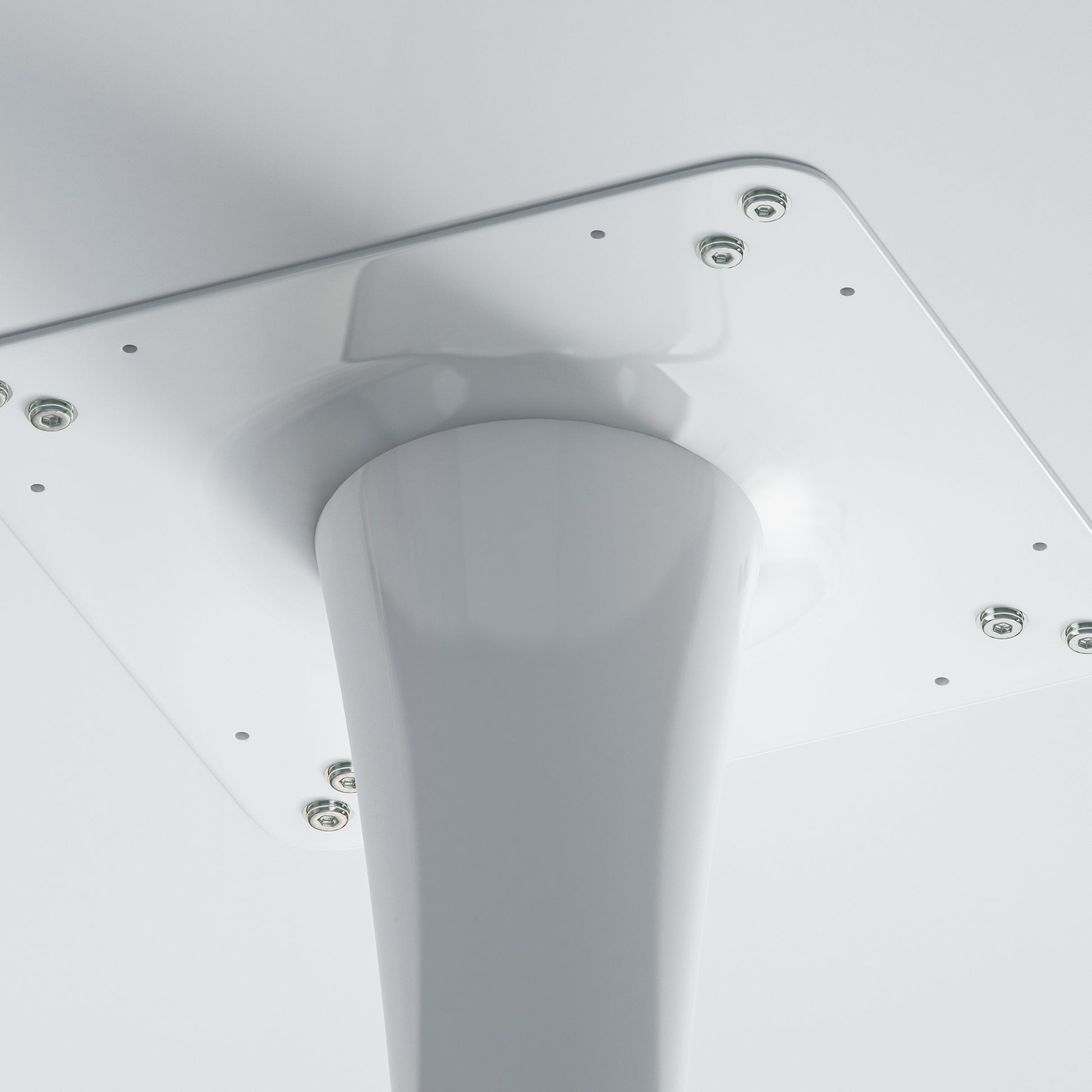 31.50"Modern Octagonal Coffee Table With Mdf Table Top,Metal Base, For Dining Room, Kitchen, Living Room,White White Mdf