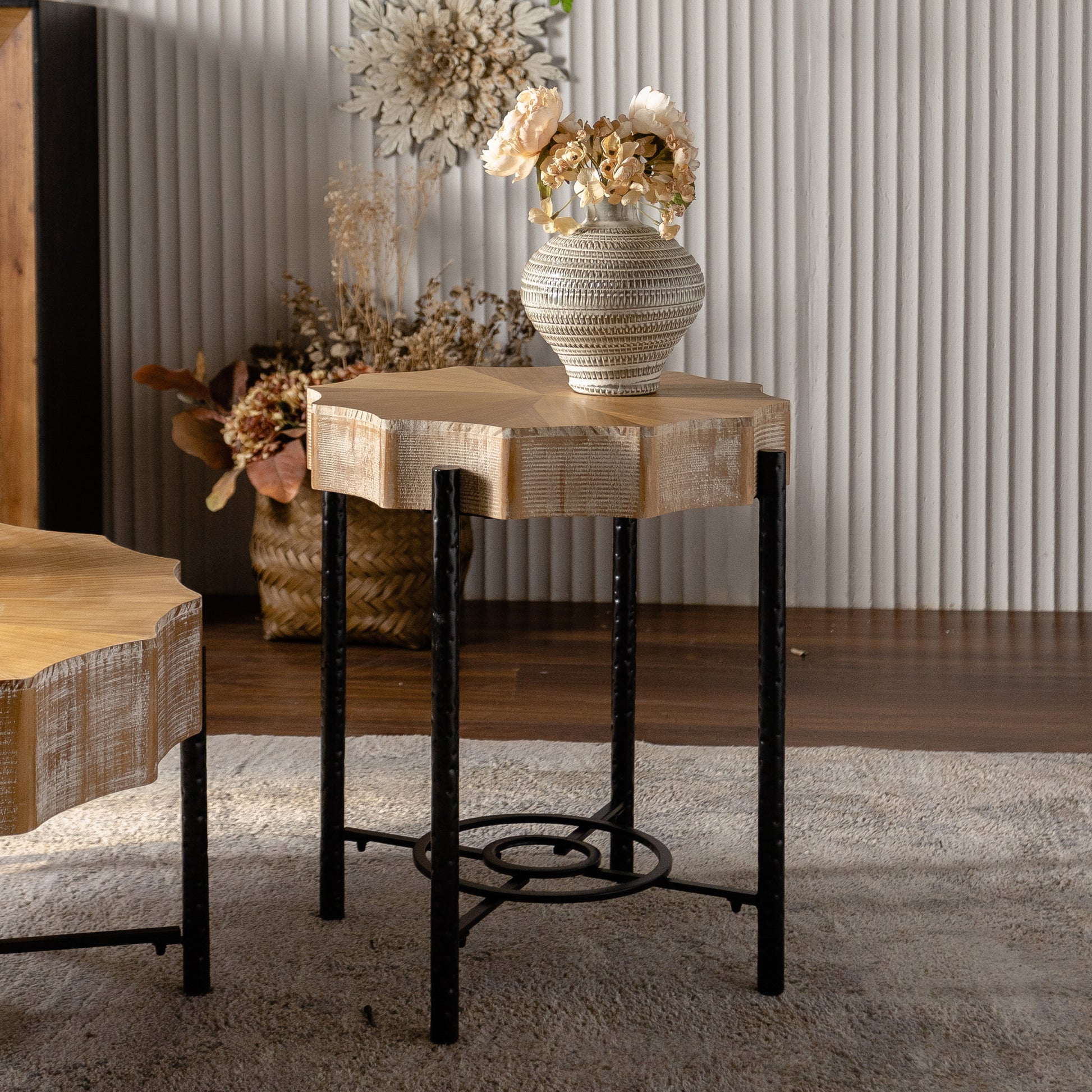 31.5 "Vintage Patchwork Lace Shape Coffee Table With Natural Pine Grain Table Top And Dimpled Metal Cross Legs, Cedar Coffee Table Set Set Of 2 Natural Black Wood Metal