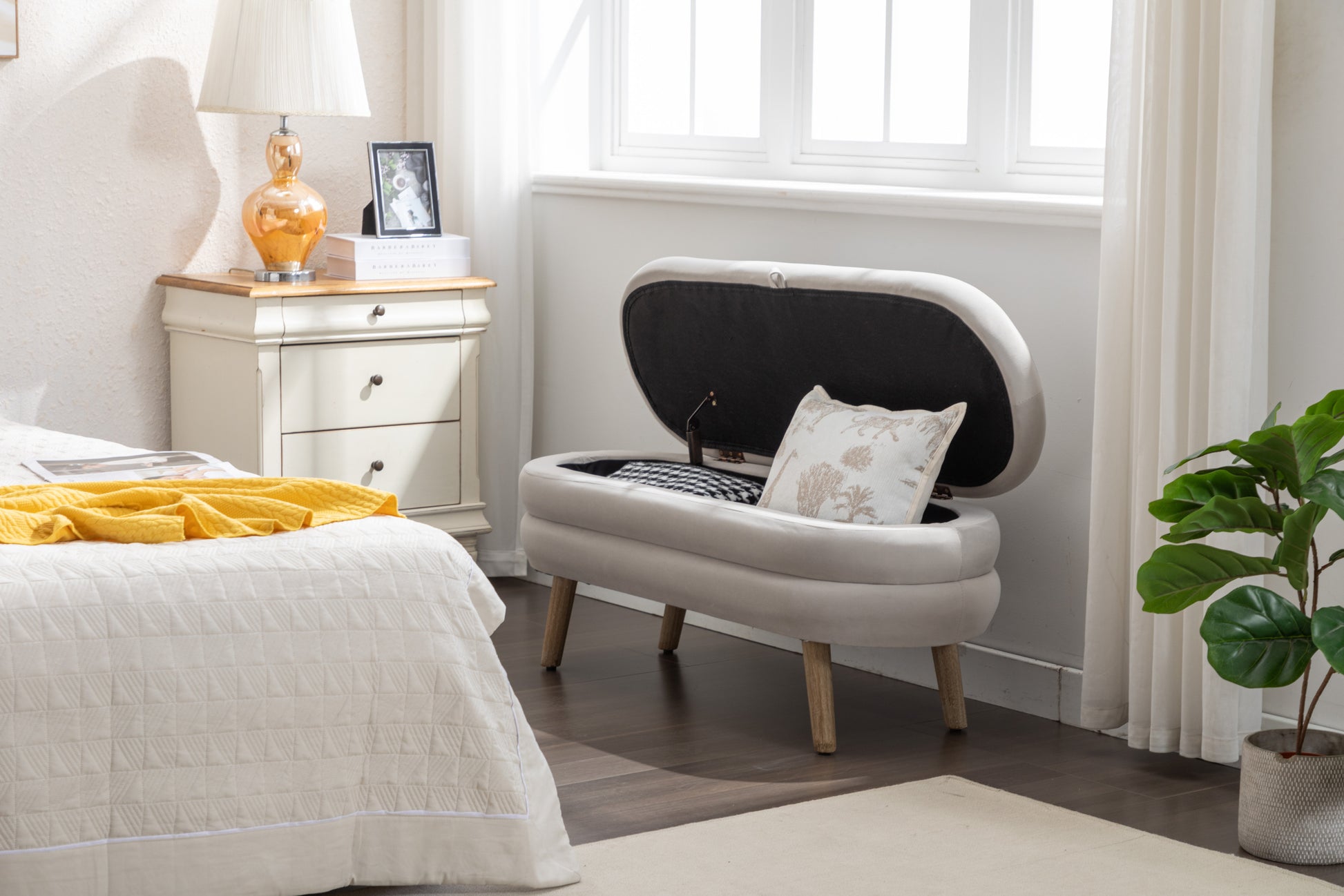 036 Velvet Fabric Storage Bench Bedroom Bench With Wood Legs For Living Room Bedroom Indoor,Light Gray Tufted Light Gray Velvet Bedroom Solid Modern Eucalyptus Internal Storage Foam Velvet