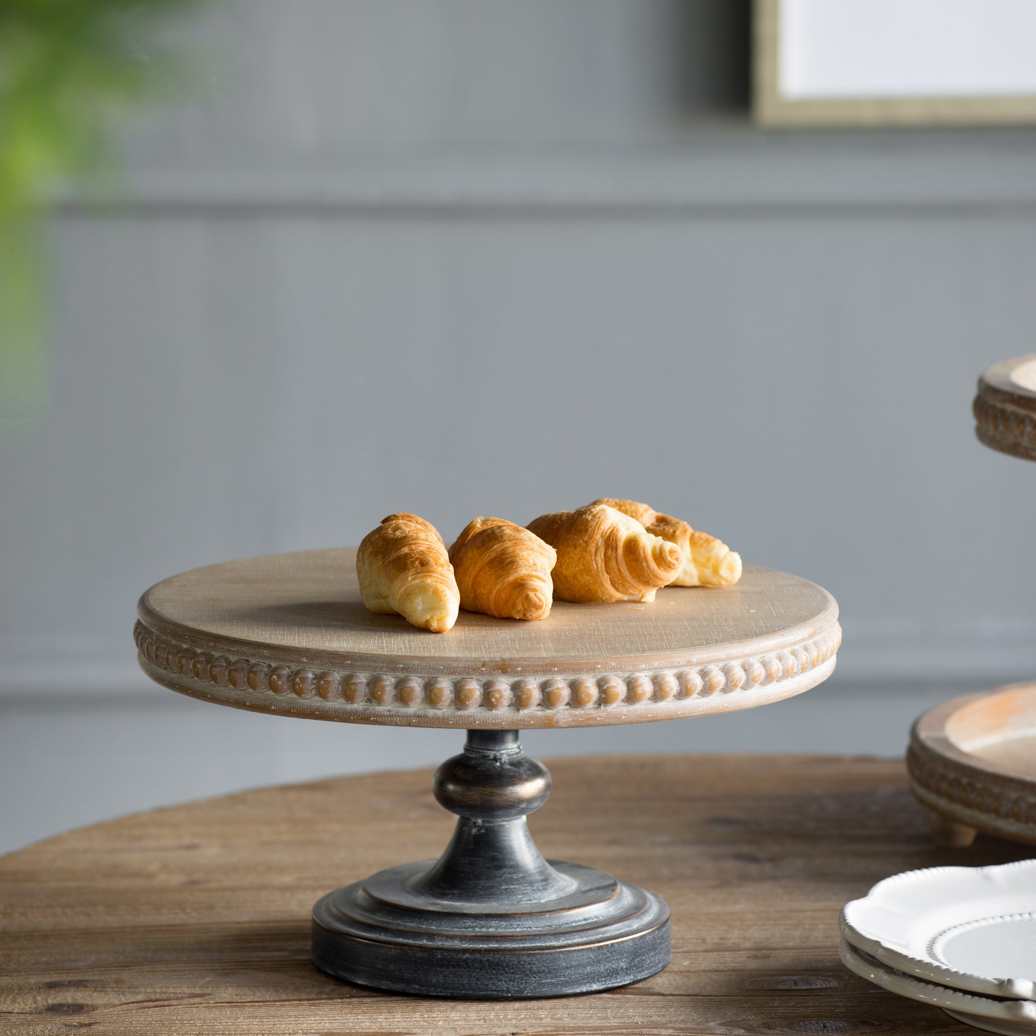 D14X7.5" Wooden Display Stand With Beaded Trim Black Brown Mdf