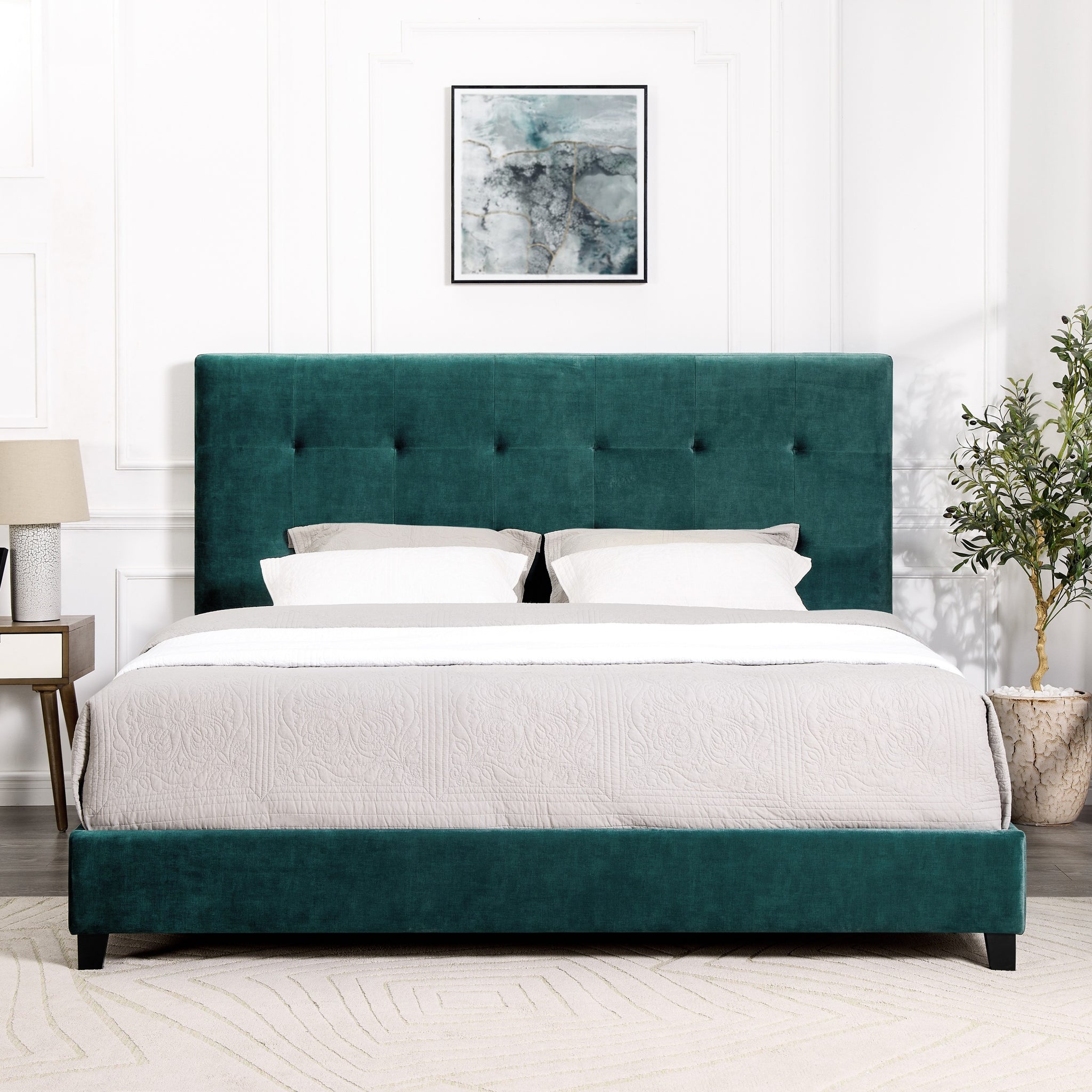 King Size Green Velvet Tufted Upholstered Platform Bed Box Spring Required King Green Wood Bedroom Contemporary,Modern,Transitional Bed Frame Foam Polyester