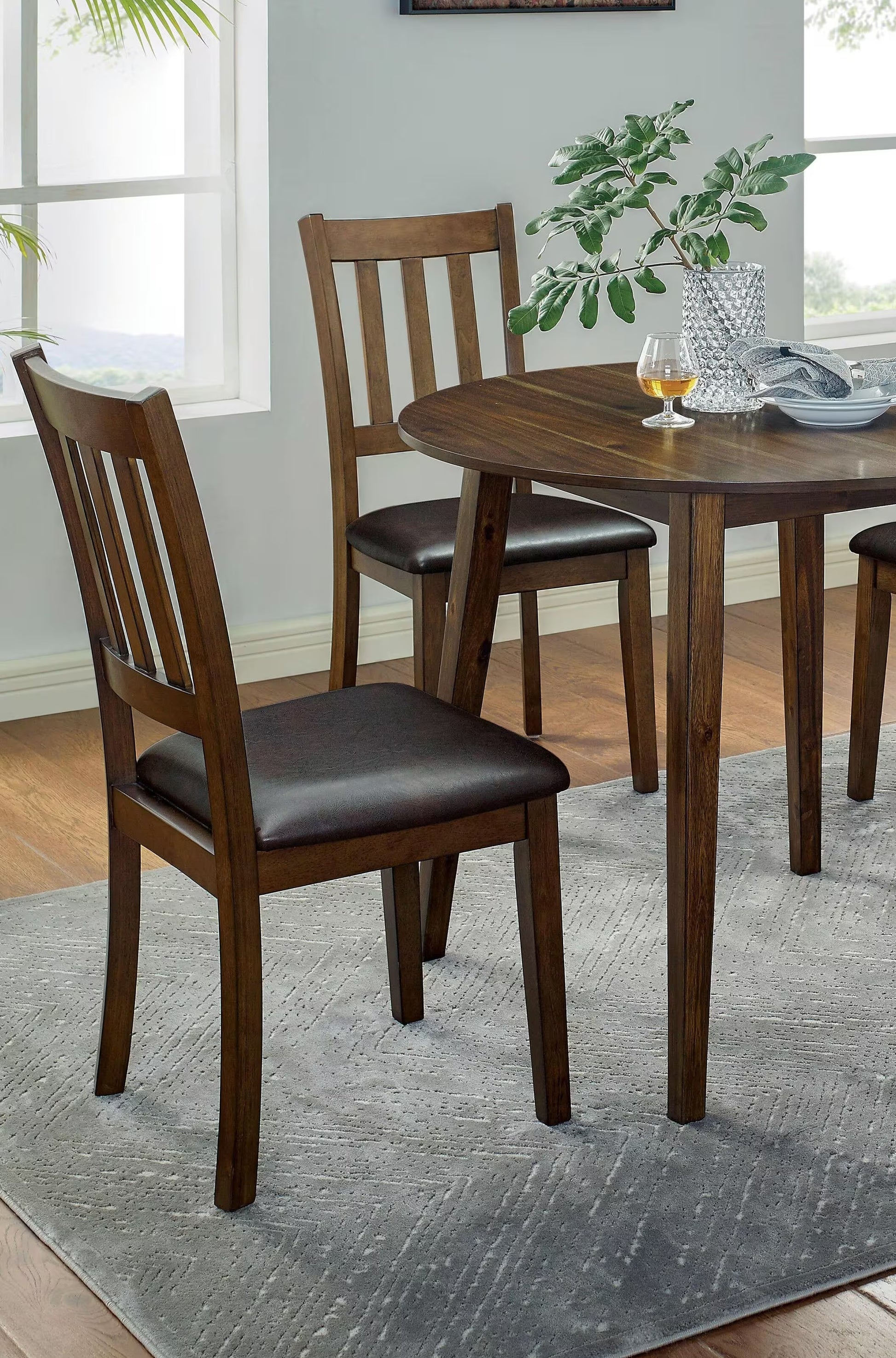 Kitchen 5Pc Dining Set Round Dining Table And 4X Side Chairs Walnut, Dark Brown Transitional Solid Wood Dining Room Furniturepadded Seat Wood Walnut Brown Slat Back Seats 4 Wood Dining Room Solid