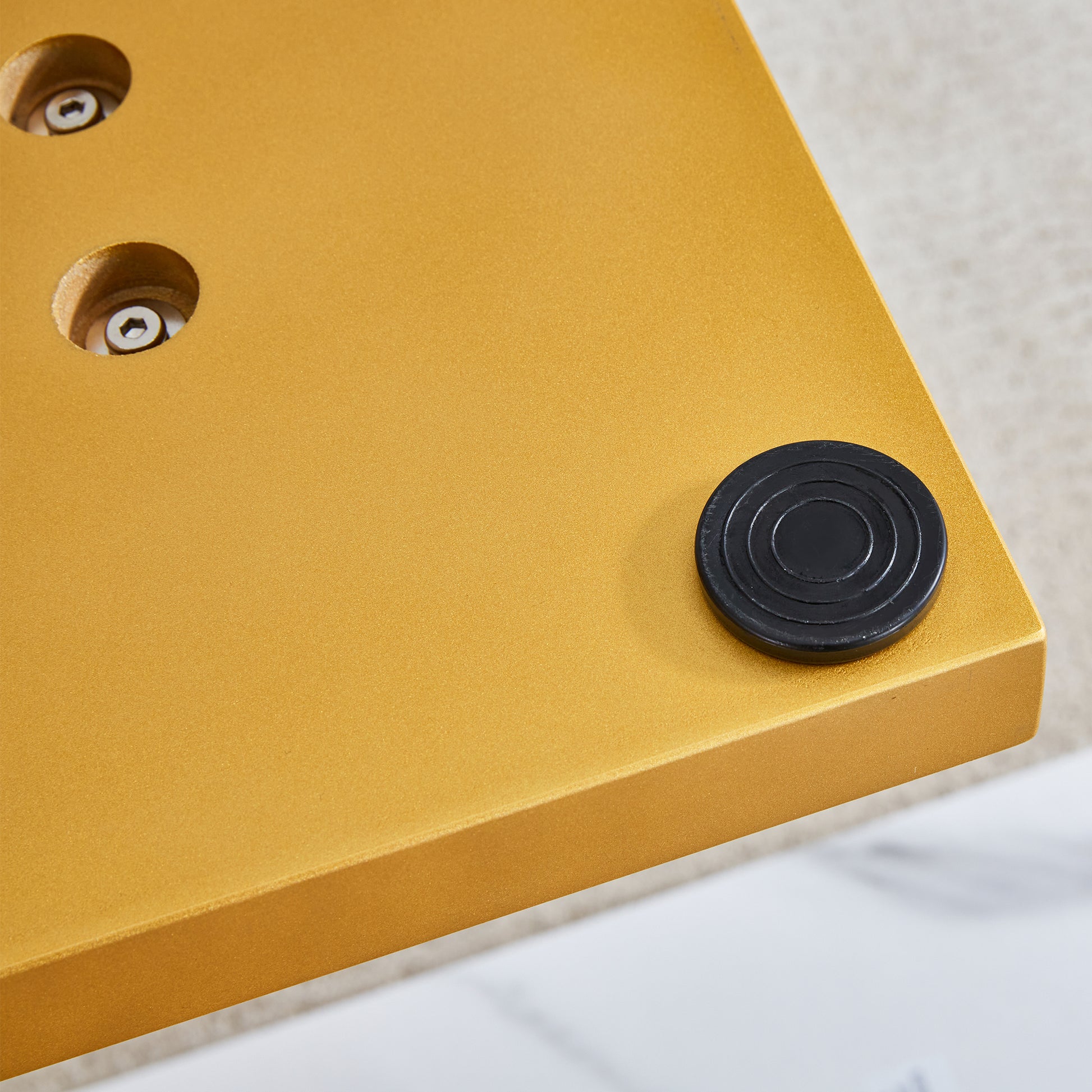 A Modern Minimalist Style Foyer Table With White Tabletop, Gold Bracket, And Bottom Plate, Enhancing The Beauty And Artistic Atmosphere Of The Home, Suitable For The Foyer Fxg White Gold Mdf