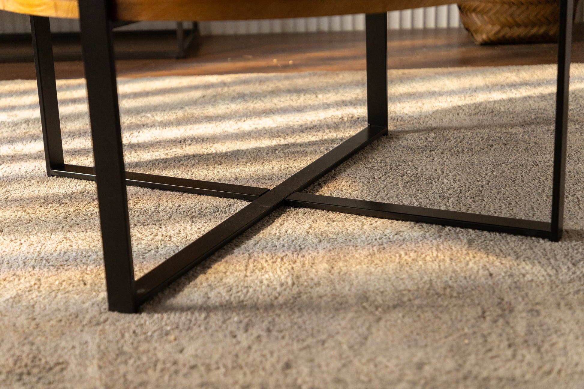 33.86"Modern Retro Splicing Round Coffee Table, Fir Wood Table Top With Black Cross Legs Base Same Sku:W757127347 Black Natural Metal & Wood