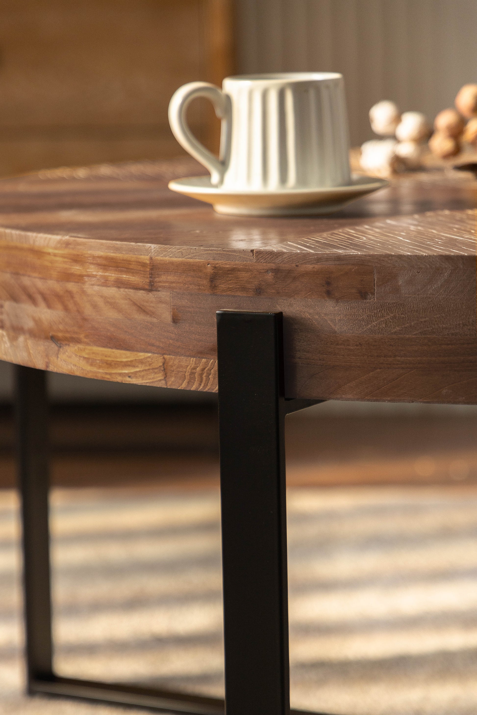 33.86"Modern Retro Splicing Round Coffee Table, Fir Wood Table Top With Black Cross Legs Base Same Sku:W757127347 Black Natural Metal & Wood