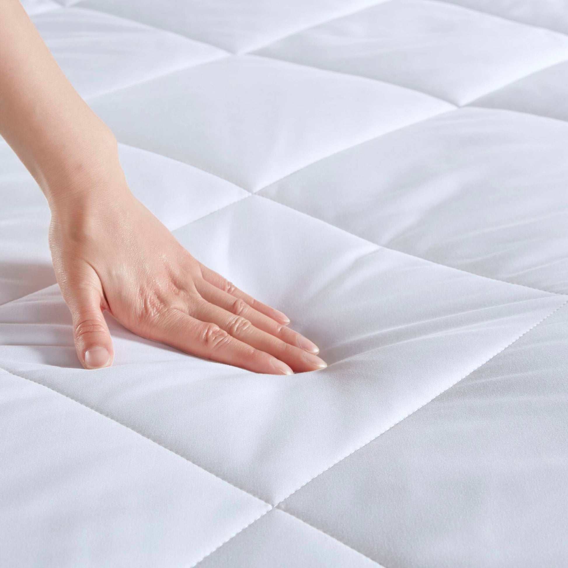 Oversized Down Alternative Comforter White Full Queen White Nylon