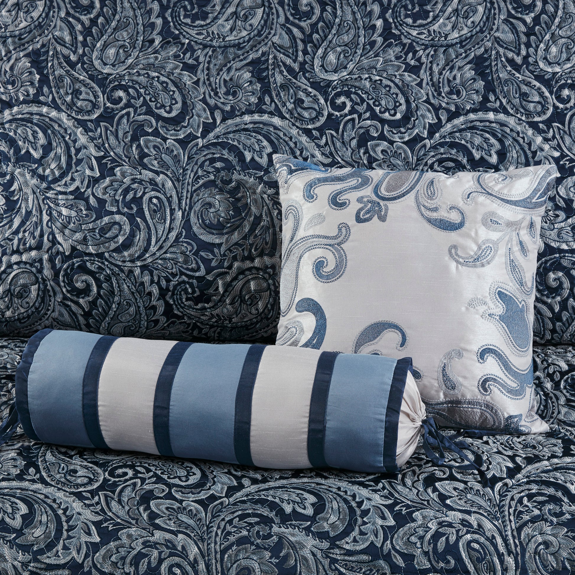 5 Piece Jacquard Bedspread Set With Throw Pillows Navy Queen Queen Navy Cotton