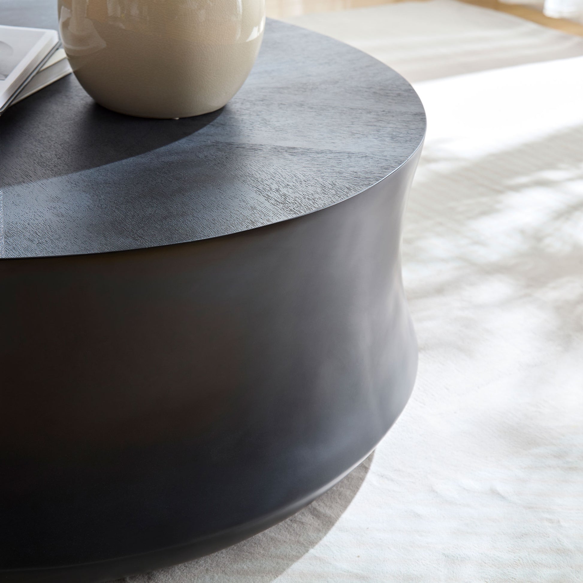 35.43''Fiberglass Round Center Coffee Table For Living Room Vintage Table,Matte Black Table Front Of The Sofa,Modern Handcraft Drum Coffee Table For Office,Apartment,No Need Assembly Black