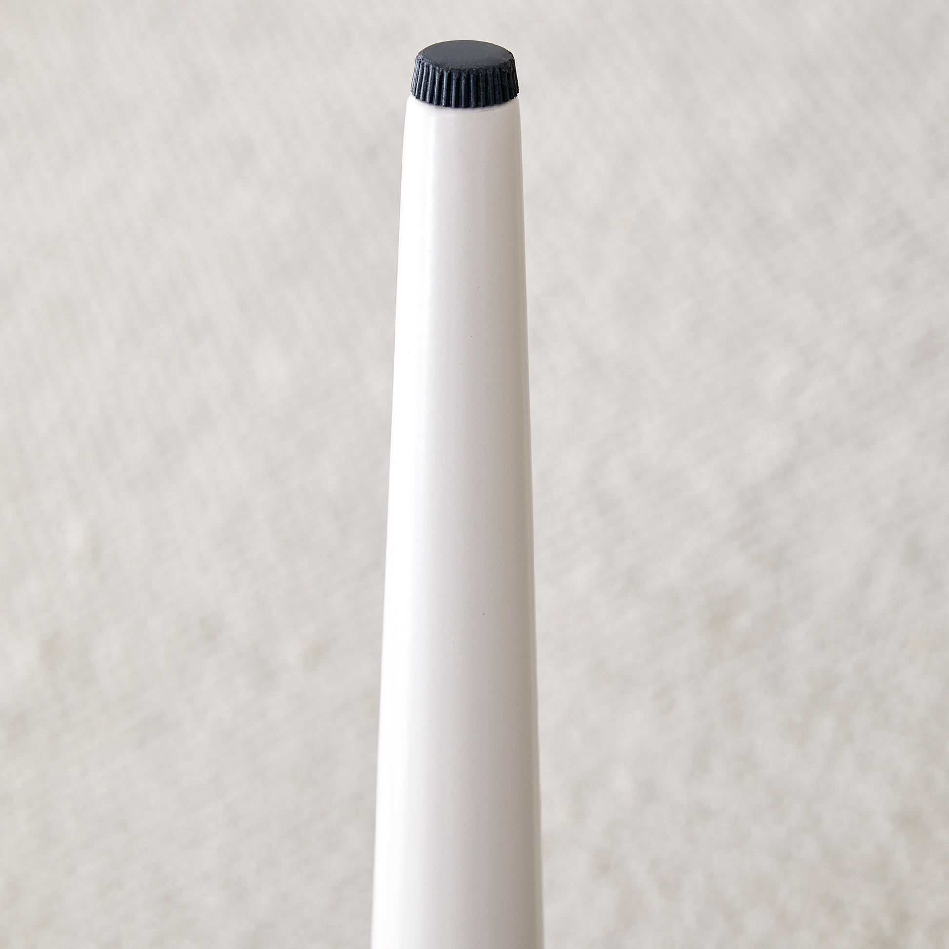 Table And Chair Set, Mdf Desktop, White Metal Table Legs, Stable And Beautiful, Suitable For Most Styles Of Home. Modern Simple Dining Table, Comfortable Seating. White Seats 4 Mdf