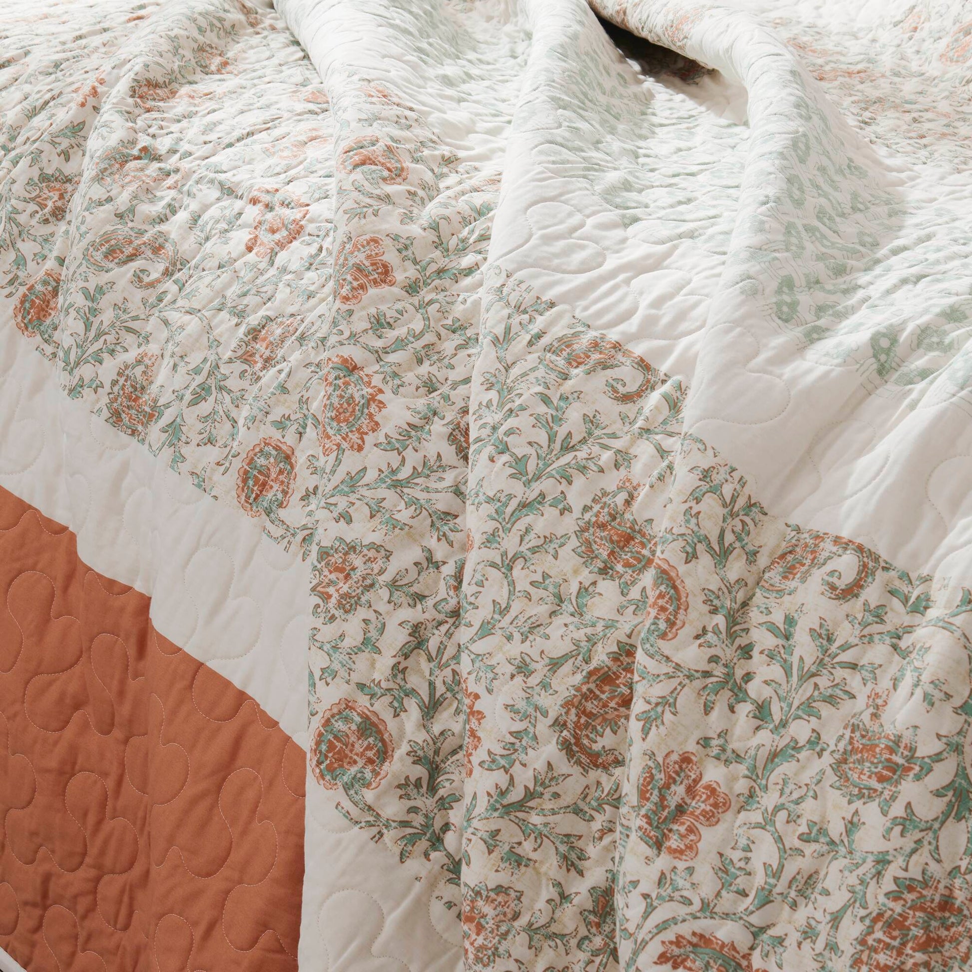 6 Piece Cotton Percale Quilt Set With Throw Pillows Coral King Cal King King Coral Polyester