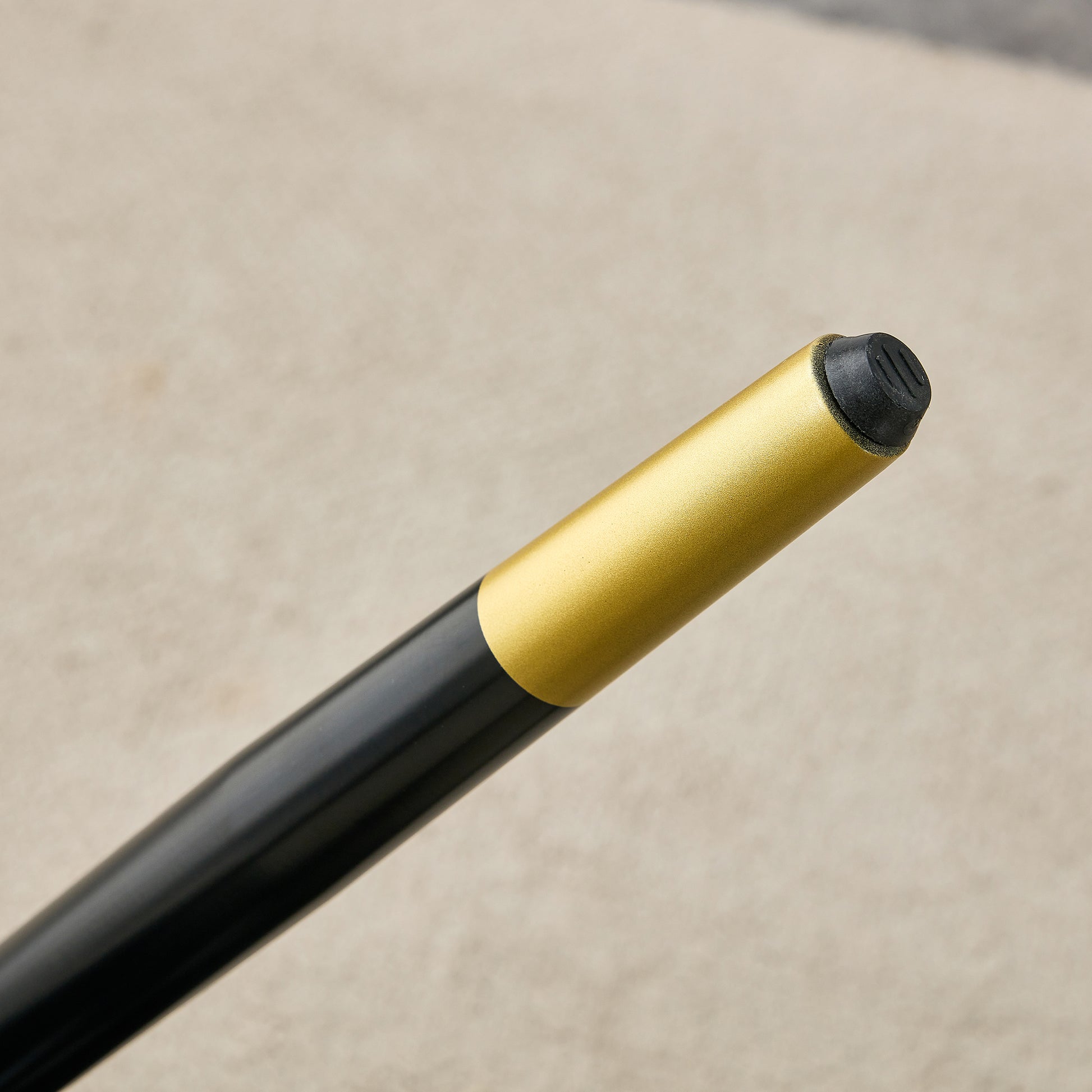 Table And Chair Set.The Table Has A Glass Top With Imitation Marble Pattern Stickers And Stainless Steel Golden Legs. Paried With Chairs With Pu Artificial Leather Backrest Cushions And Black Legs. White Gold Seats 6 Glass Metal