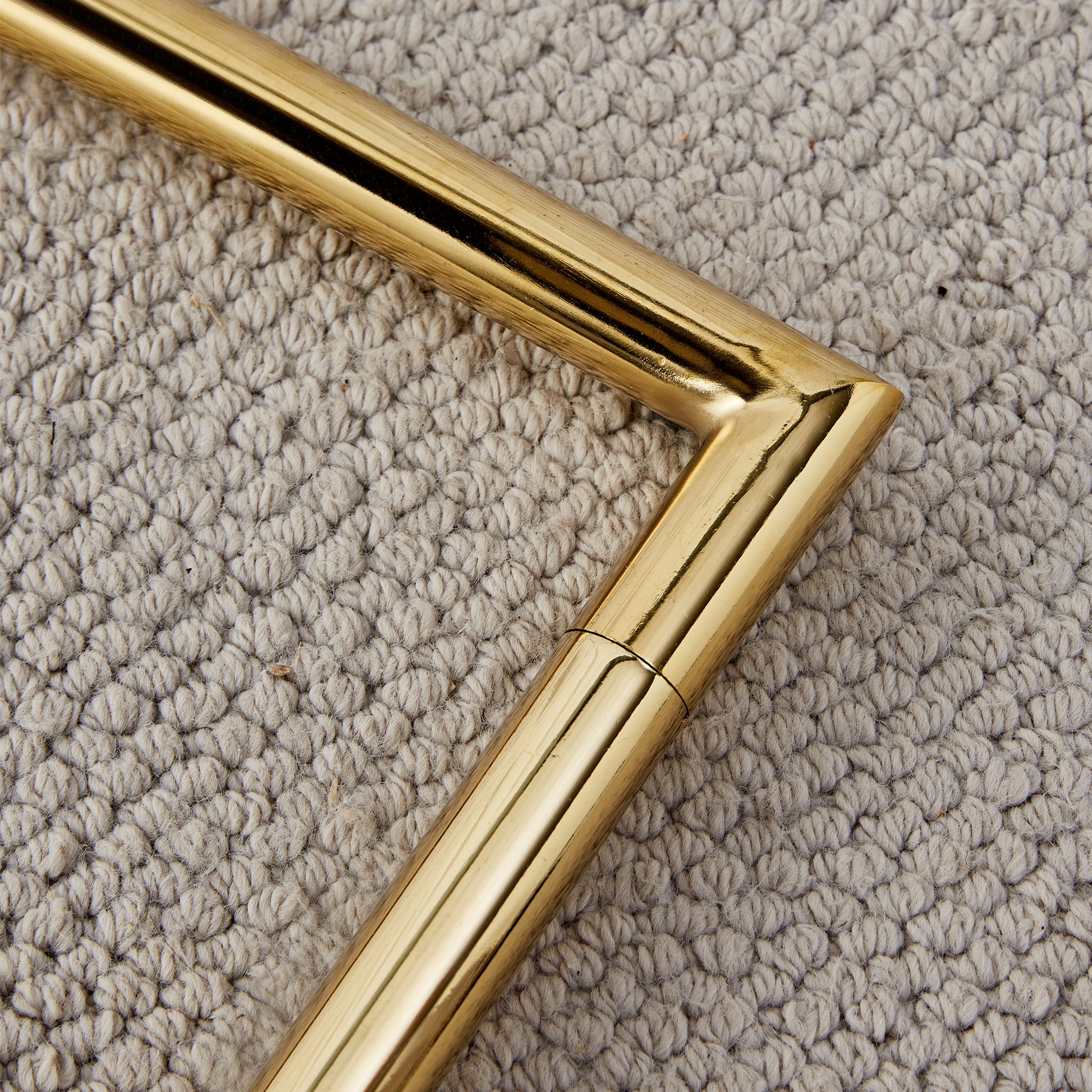 Table And Chair Set.Modern Rectangular Dining Table With Transparent Tempered Glass Tabletop And Gold Plated Metal Legs.Paried With 6 Comfortable Chairs With Pu Seats And Golden Metal Legs. Transparent,White Gold Seats 6 Glass Metal