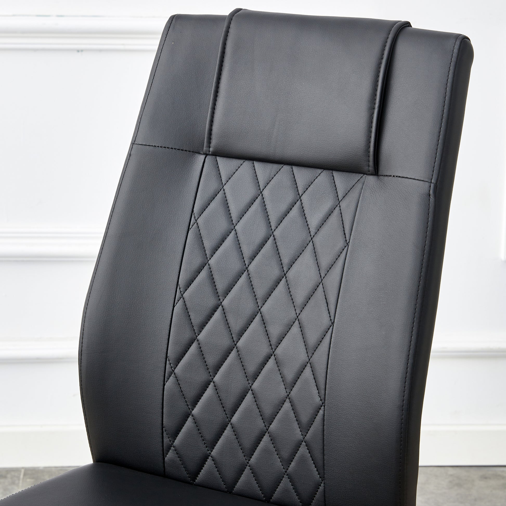 Table And Chair Set.Modern Rectangular Dining Table With Transparent Tempered Glass Tabletop And Gold Plated Metal Legs.Paried With 6 Comfortable Chairs With Pu Seats And Golden Metal Legs. Black Gold,Transparent Seats 6 Glass Metal