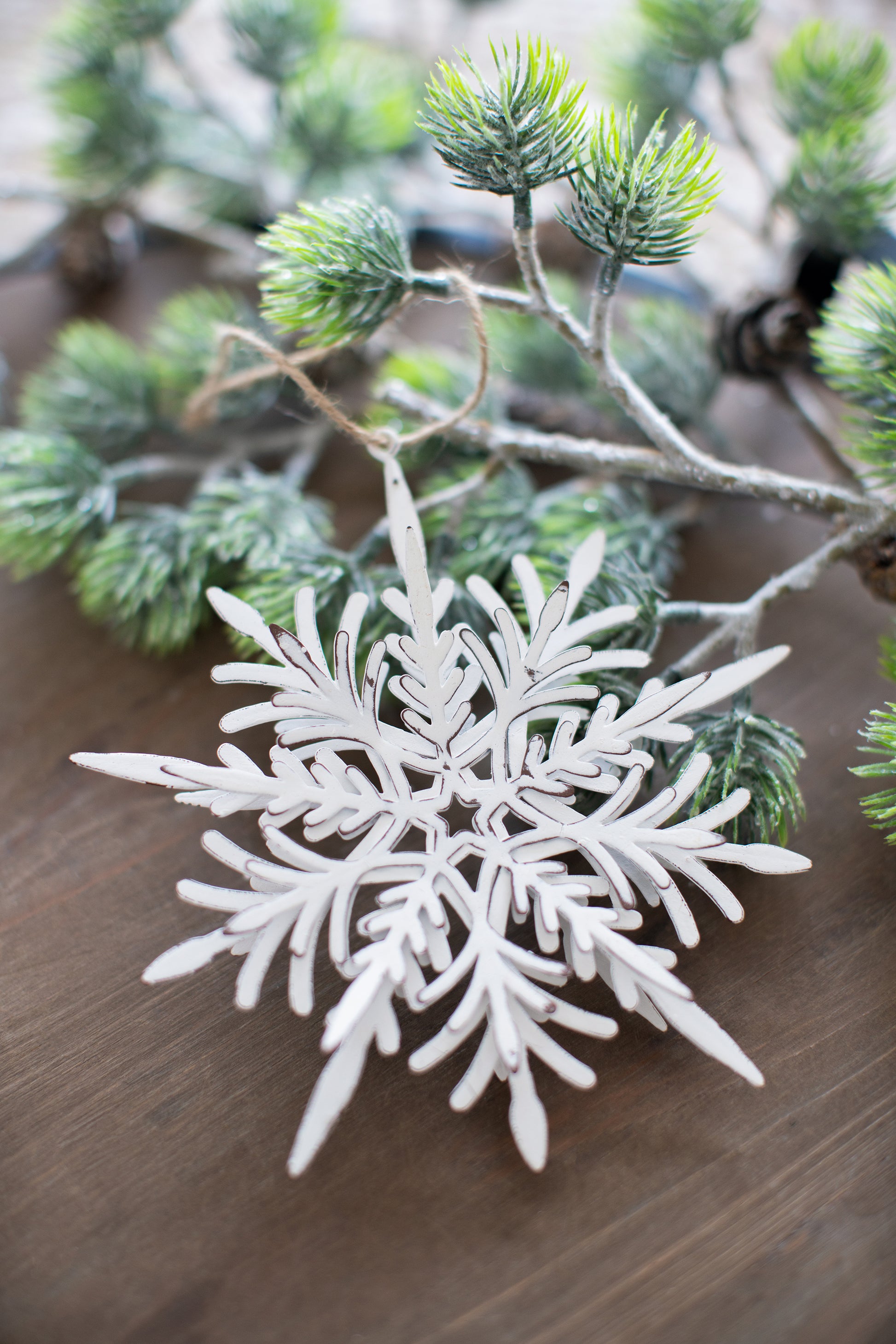 6.1X1.8X6.3" Iron Snowflake Hanger, Decorative Hanging Ball Christmas Tree Ornaments For Holiday Party Decorations, Set Of 6 White Iron