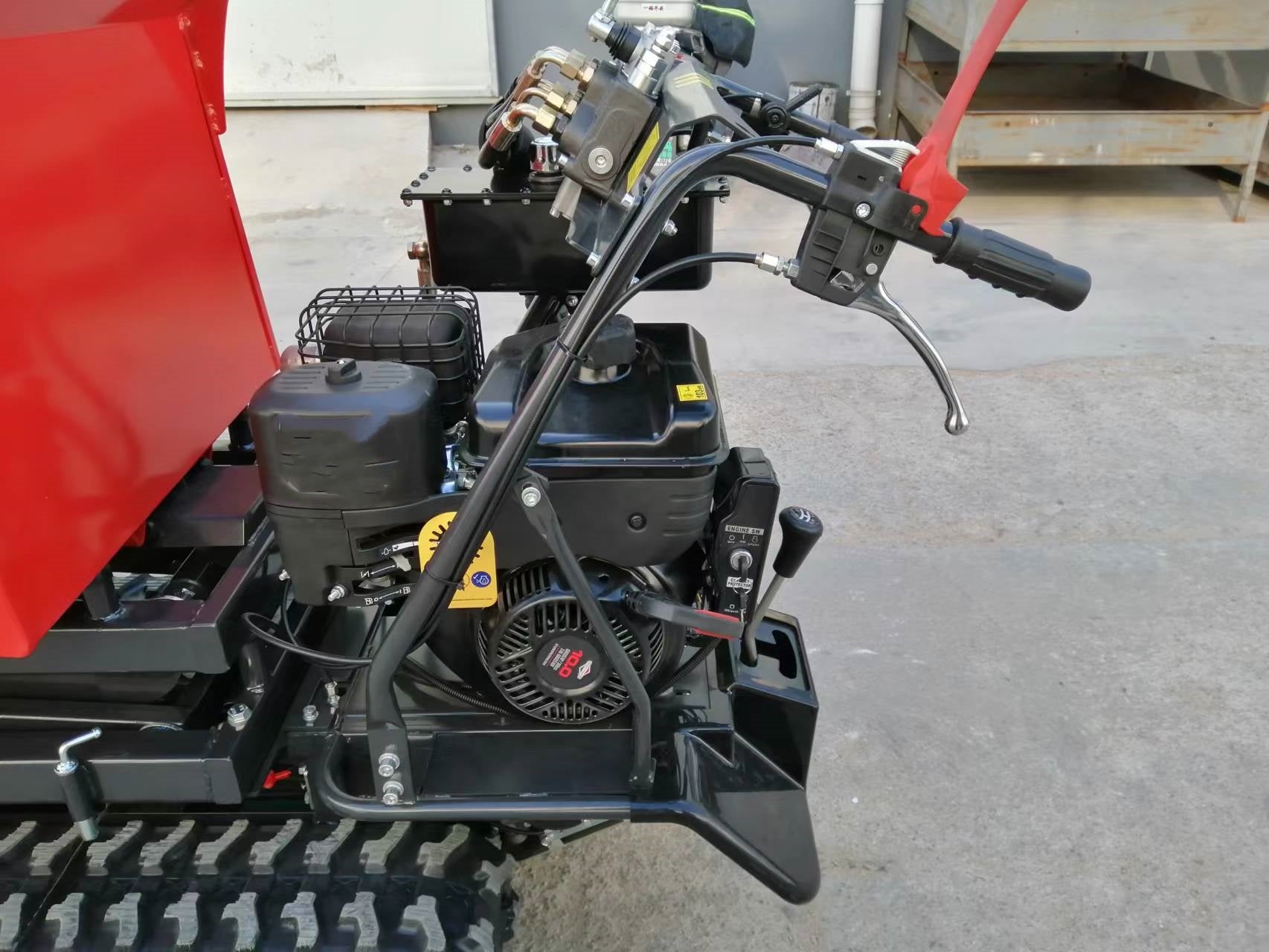 All Terrain Mini Dumper Dump Truck Crawler Small Rubber Crawler Transport Truck Mini Tracked Dumper Black Red Iron